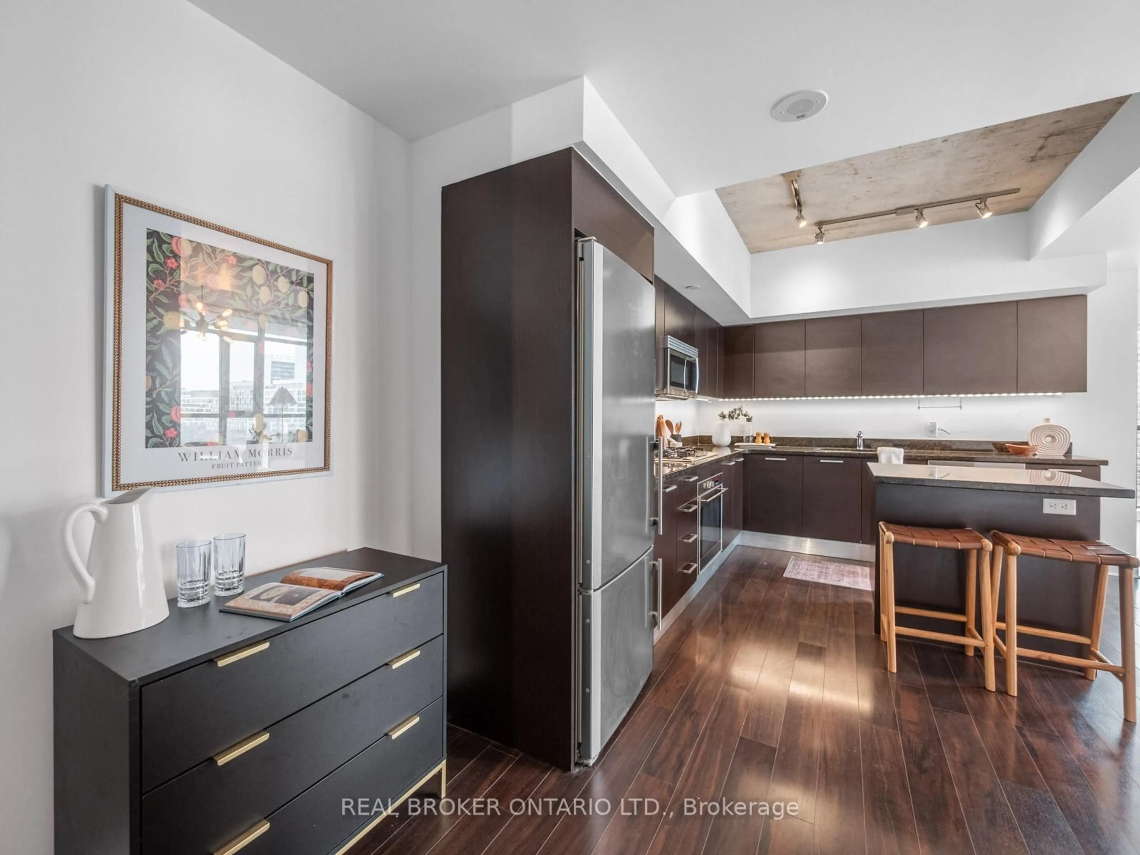 Contemporary kitchen, unknown for 375 King St #1502, Toronto Ontario M5V 1K1