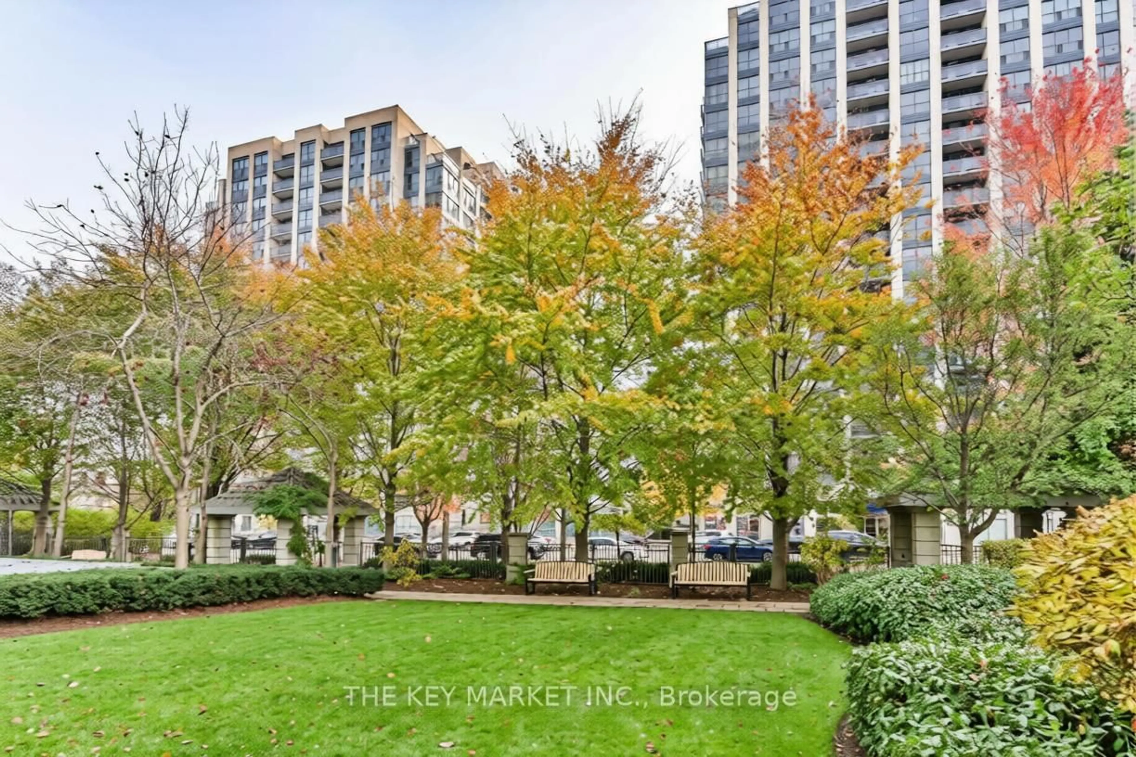 Patio, street for 21 Hillcrest Ave #2007, Toronto Ontario M2N 7K2