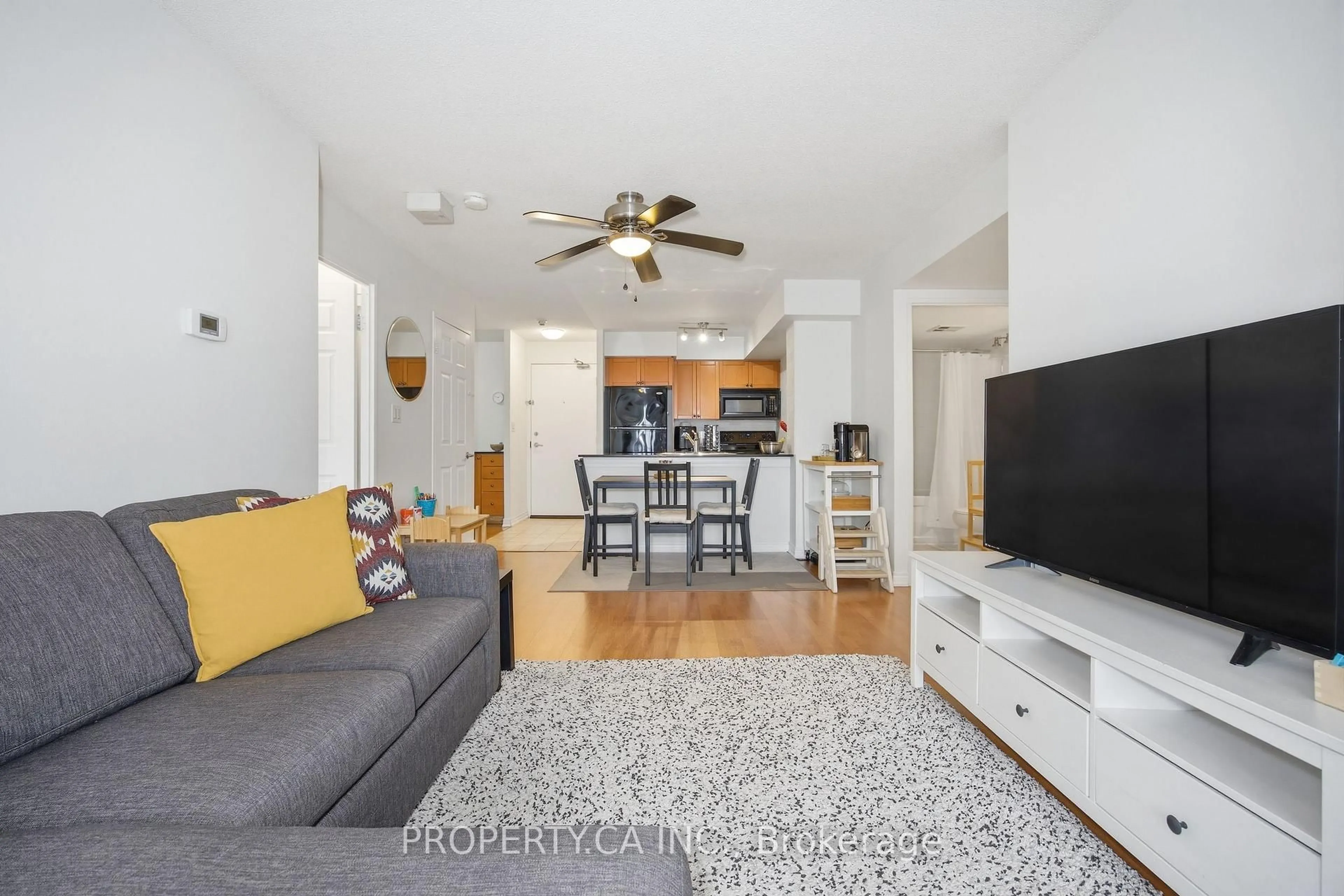 Living room with furniture, unknown for 1389 Bloor St #1311, Toronto Ontario M6P 4J4