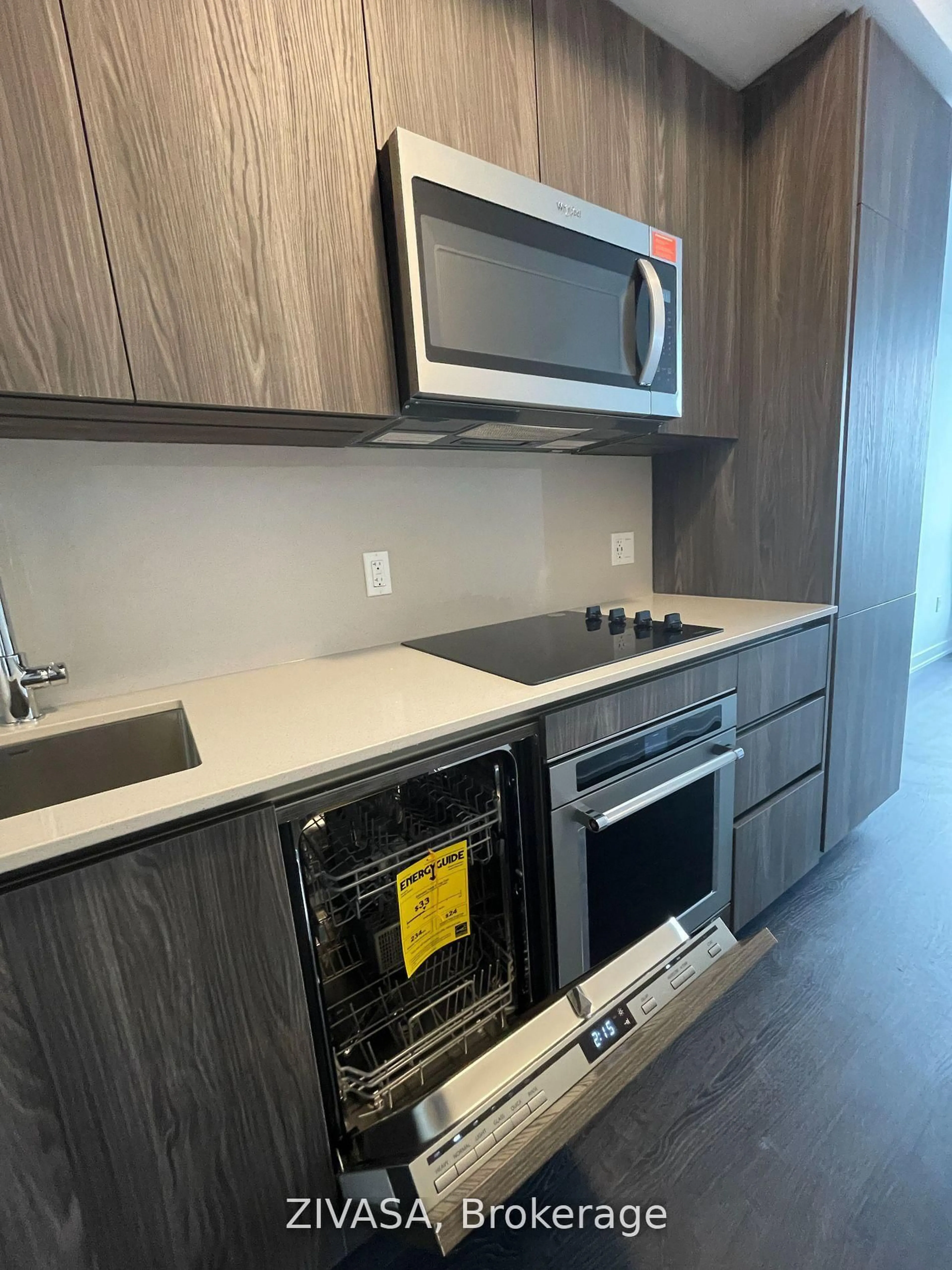 Standard kitchen, unknown for 15 Richardson St #1311, Toronto Ontario M5A 1B4