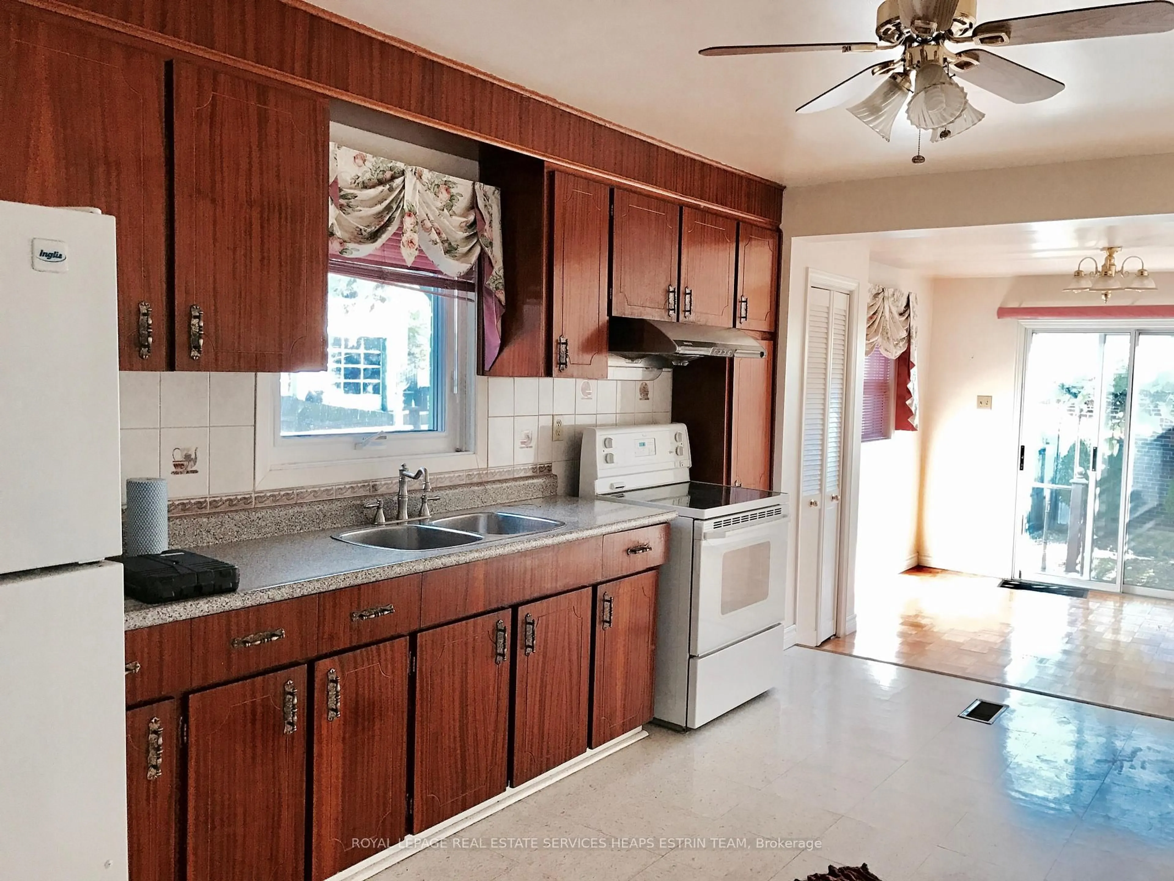 Standard kitchen, ceramic/tile floor for 11 Foxley St, Toronto Ontario M6J 1P9