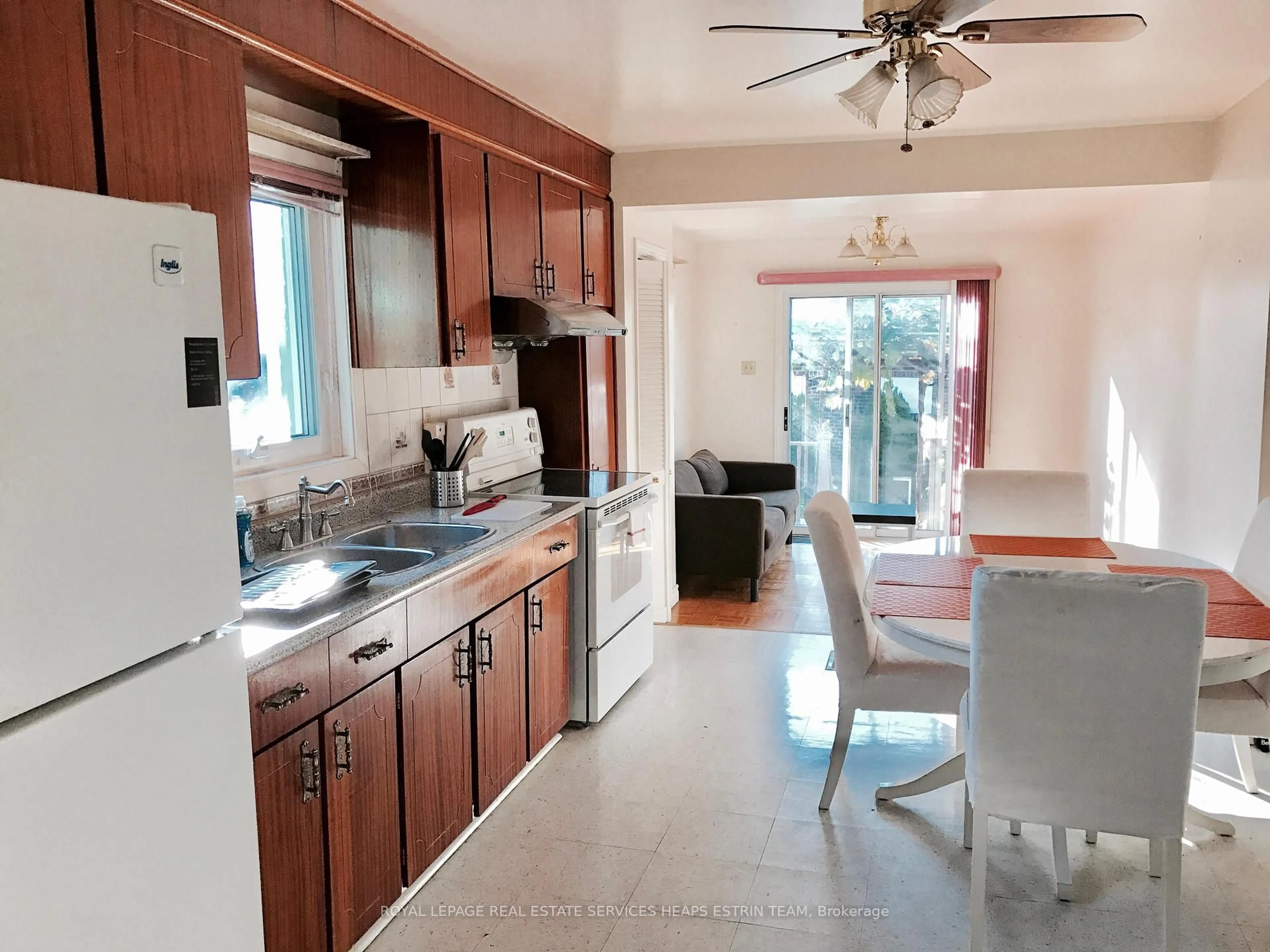 Open concept kitchen, unknown for 11 Foxley St, Toronto Ontario M6J 1P9