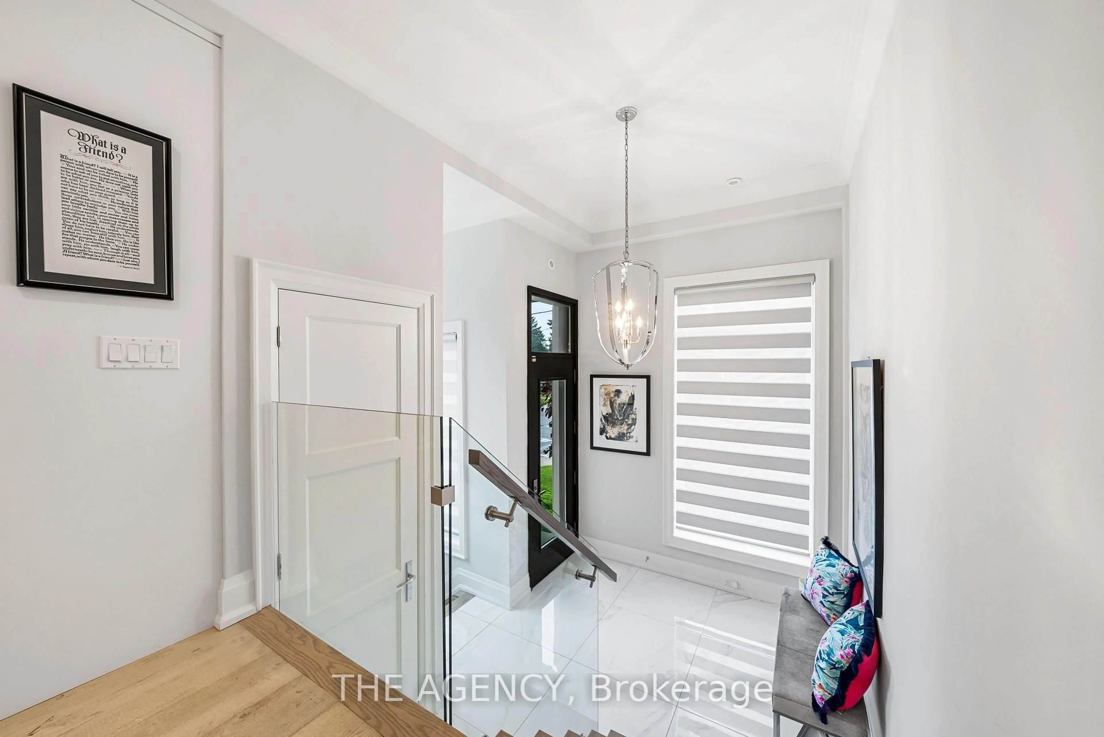 Indoor entryway for 3062 Bayview Ave, Toronto Ontario M2M 3R7