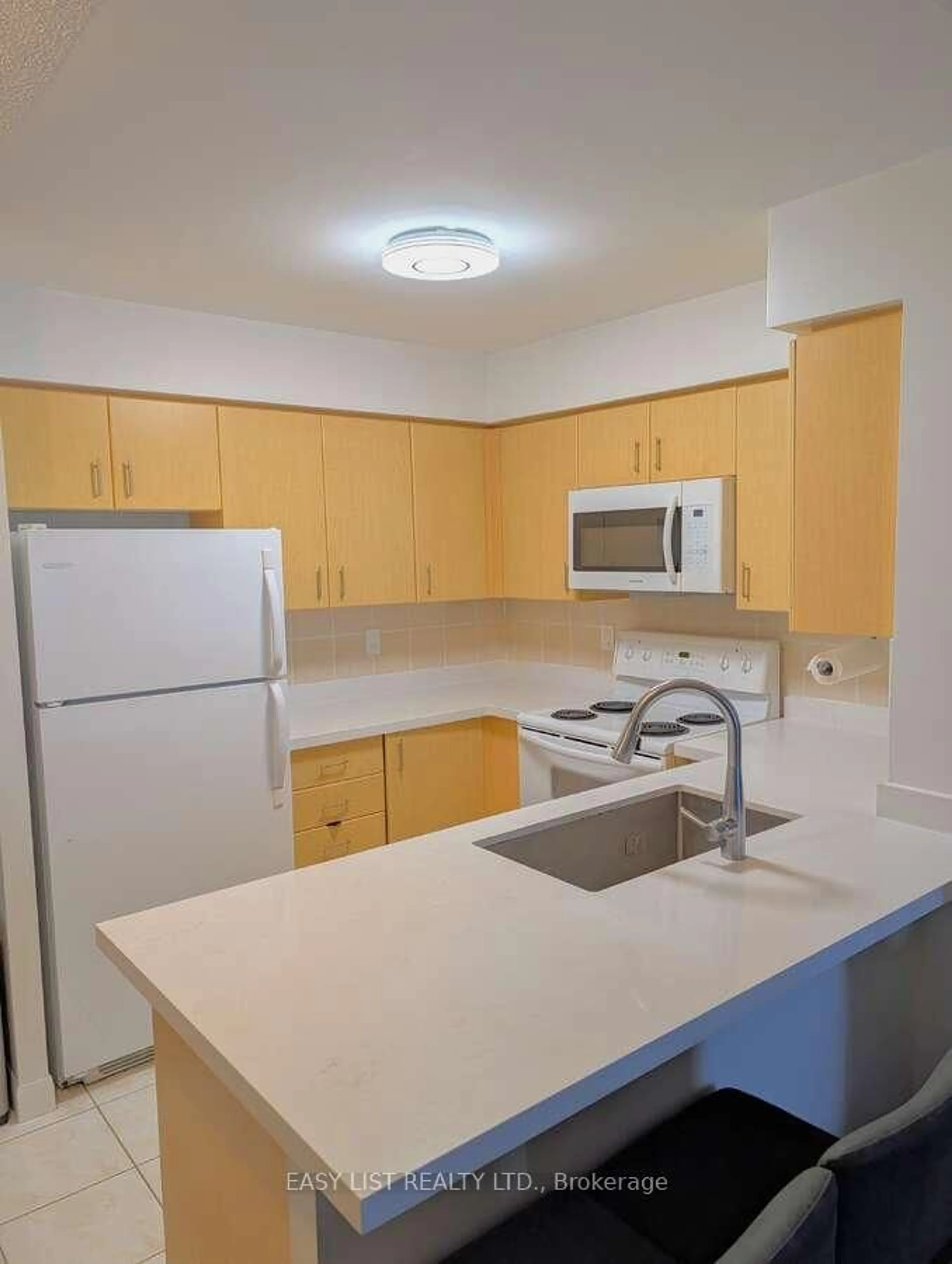 Standard kitchen, unknown for 4968 Yonge St #3206, Toronto Ontario M2N 7G9
