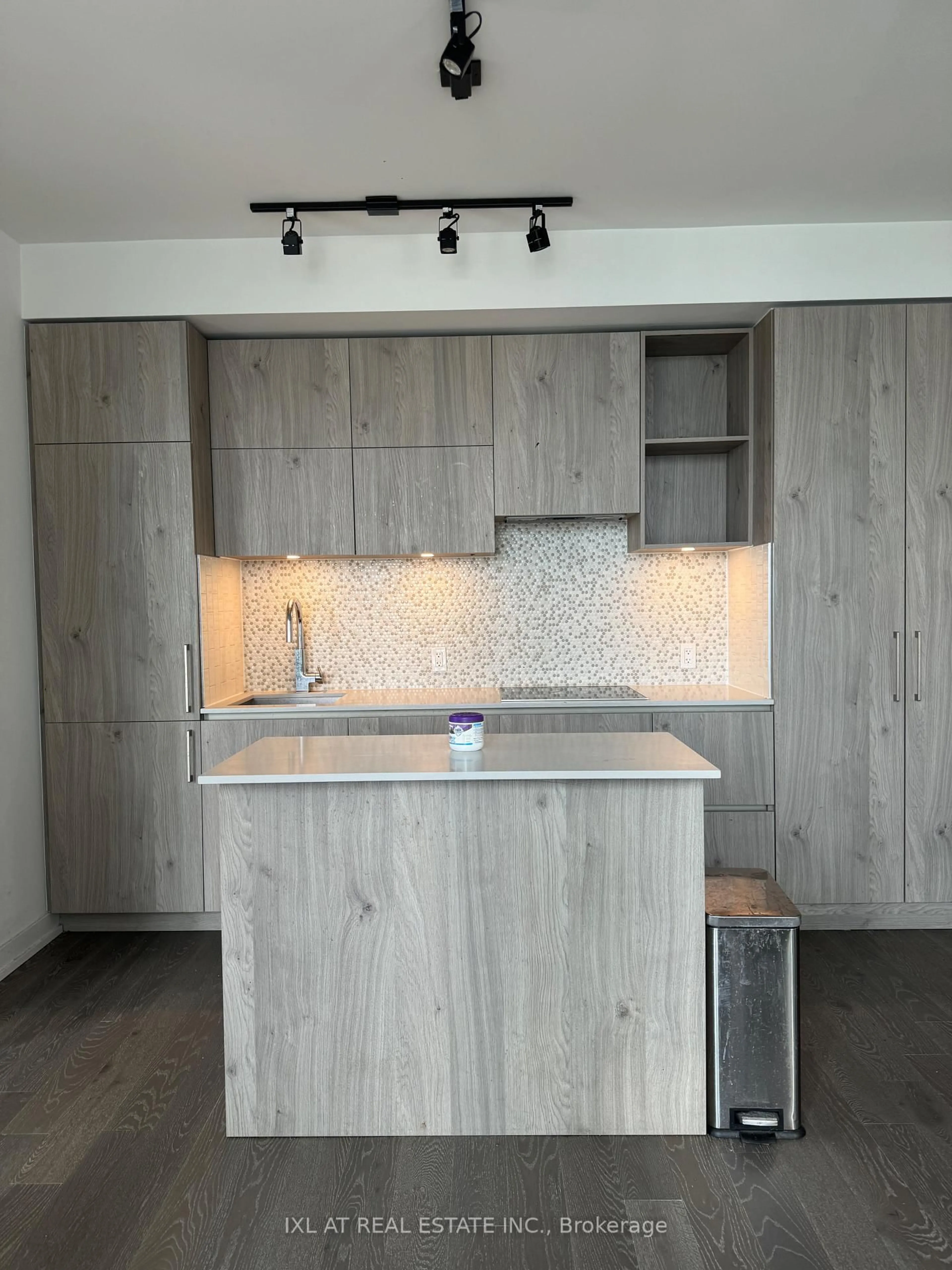 Unknown for 1 Yorkville Ave #3405, Toronto Ontario M4W 0B1