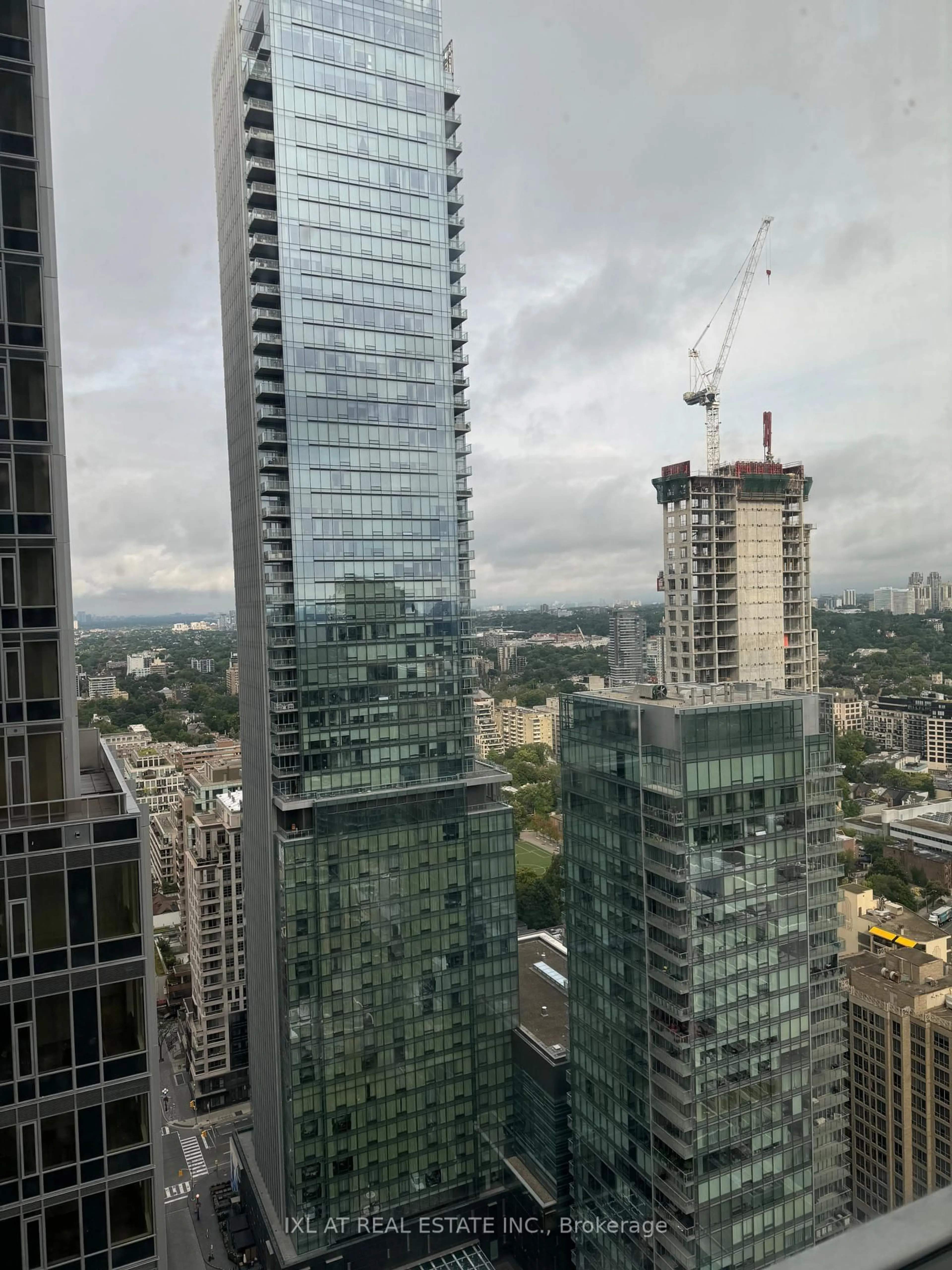 A pic of a room for 1 Yorkville Ave #3405, Toronto Ontario M4W 0B1