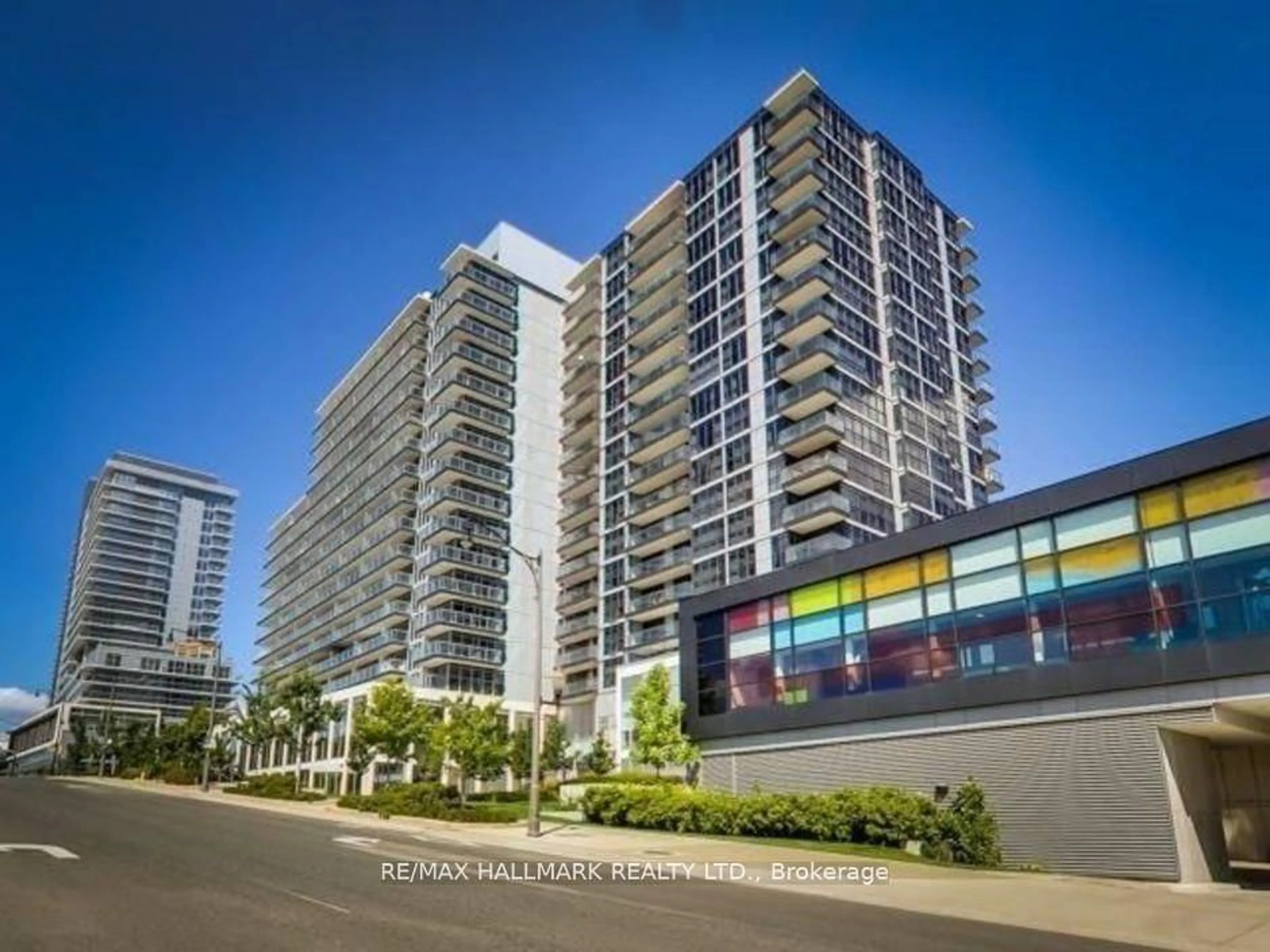 A pic from outside/outdoor area/front of a property/back of a property/a pic from drone, unknown for 15 Singer Crt #Ph06, Toronto Ontario M2K 0B1