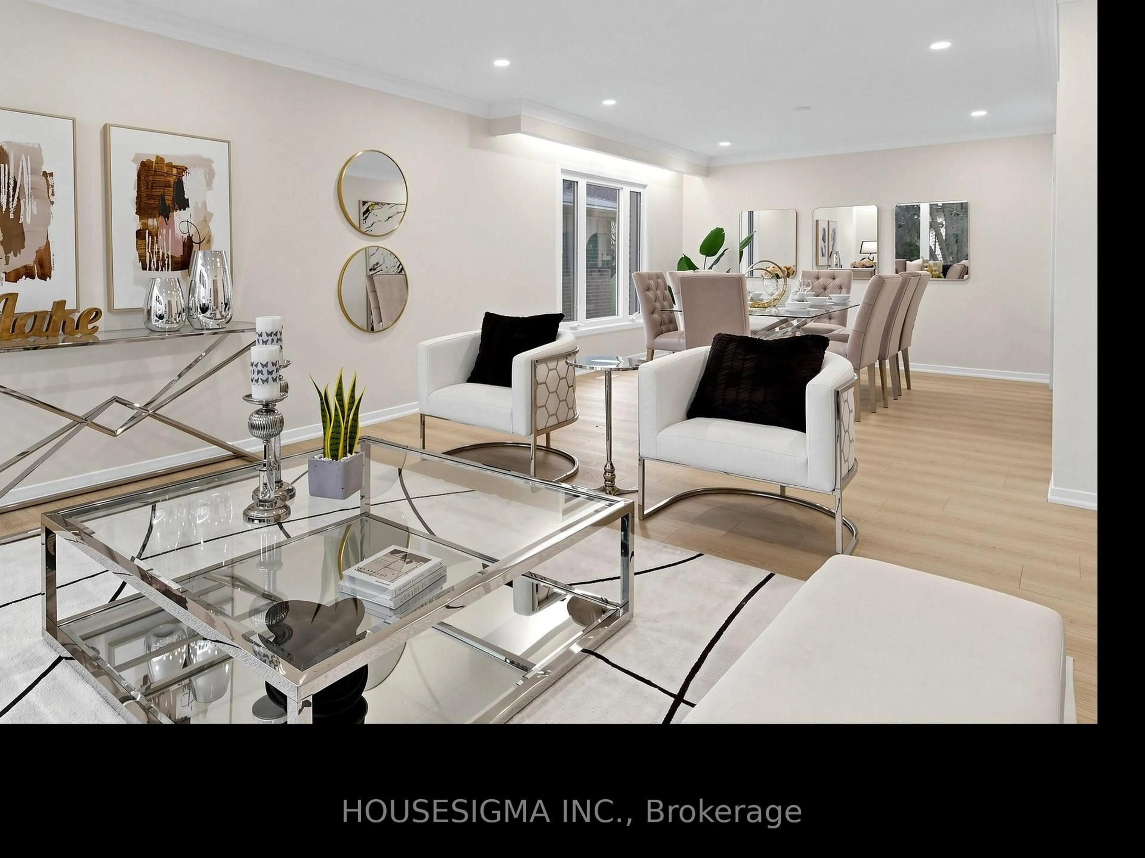 Living room with furniture, unknown for 423 Connaught Ave, Toronto Ontario M2R 2M4