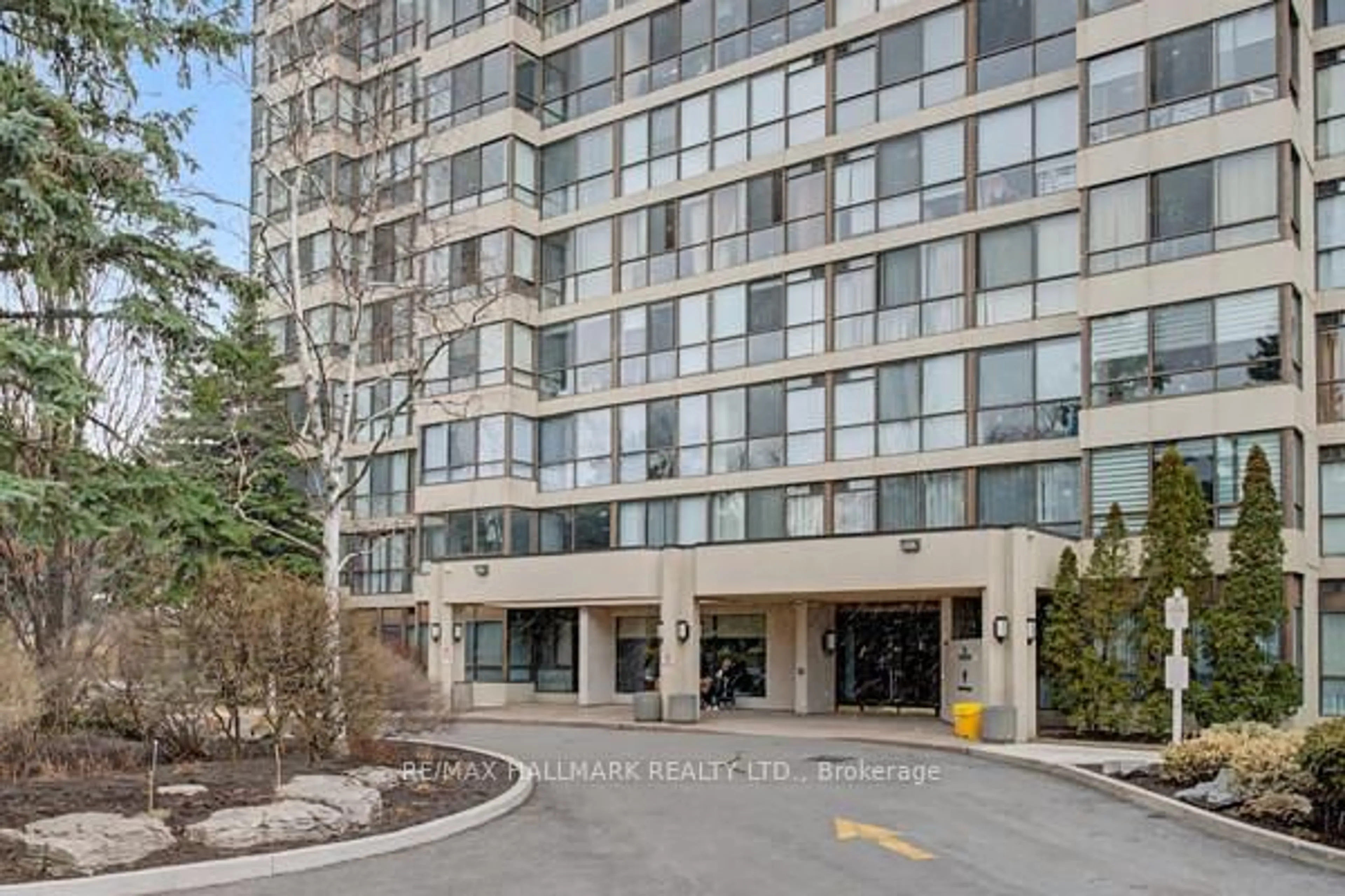 Indoor foyer for 131 Torresdale Ave #1002, Toronto Ontario M2R 3T1
