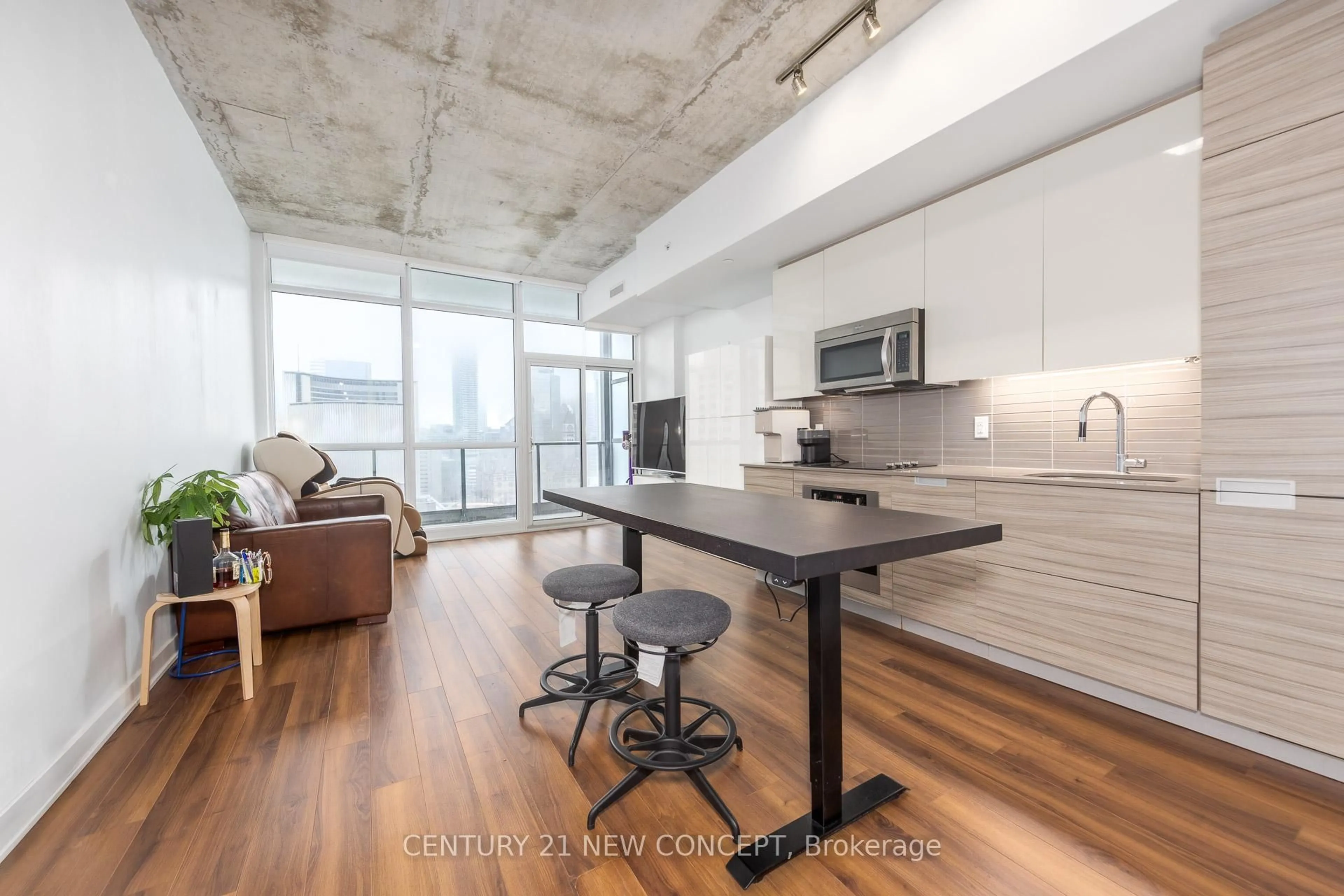 Open concept kitchen, unknown for 210 Simcoe St #1909, Toronto Ontario M5T 0A9
