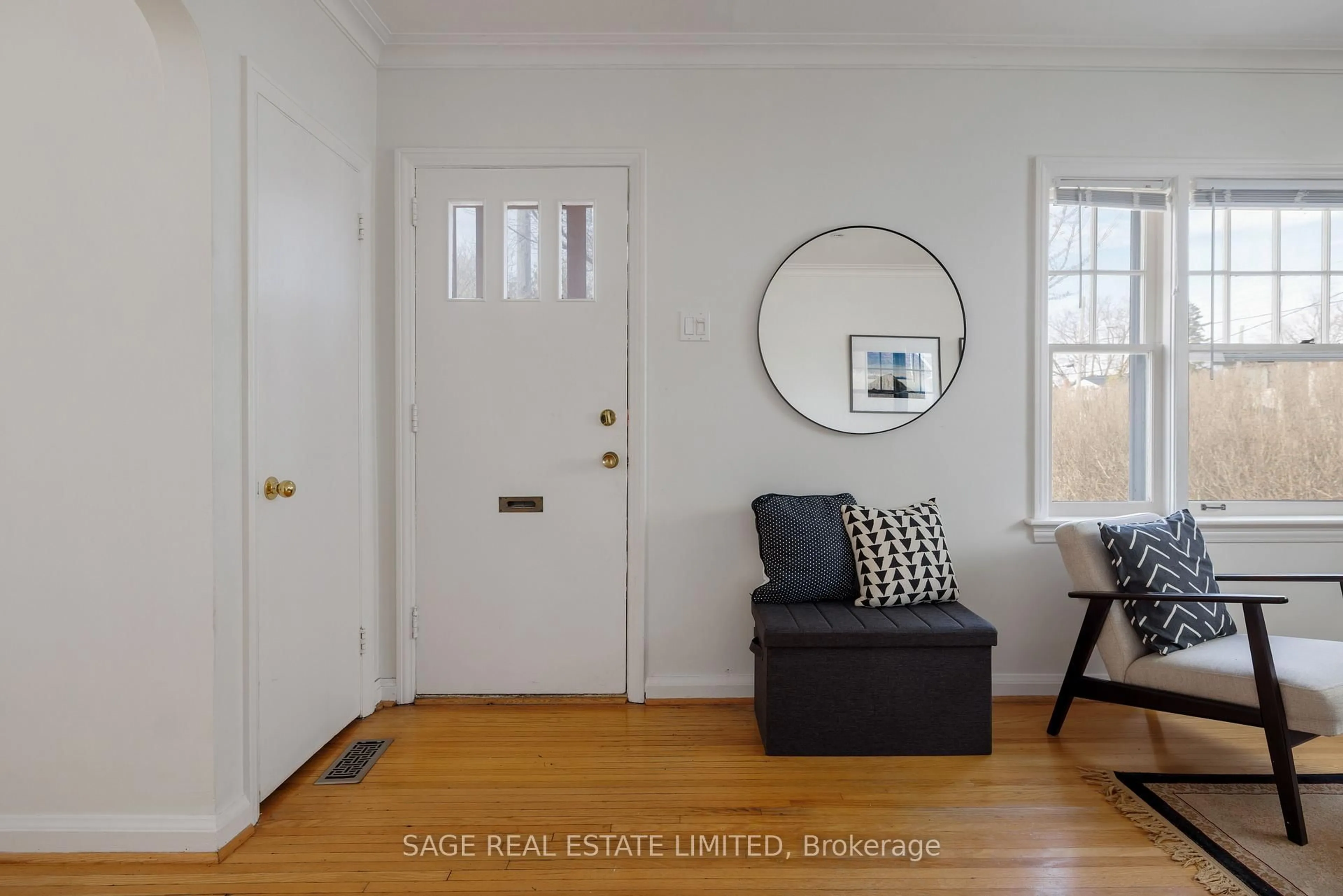 Indoor entryway for 45 Grantbrook St, Toronto Ontario M2R 2E8