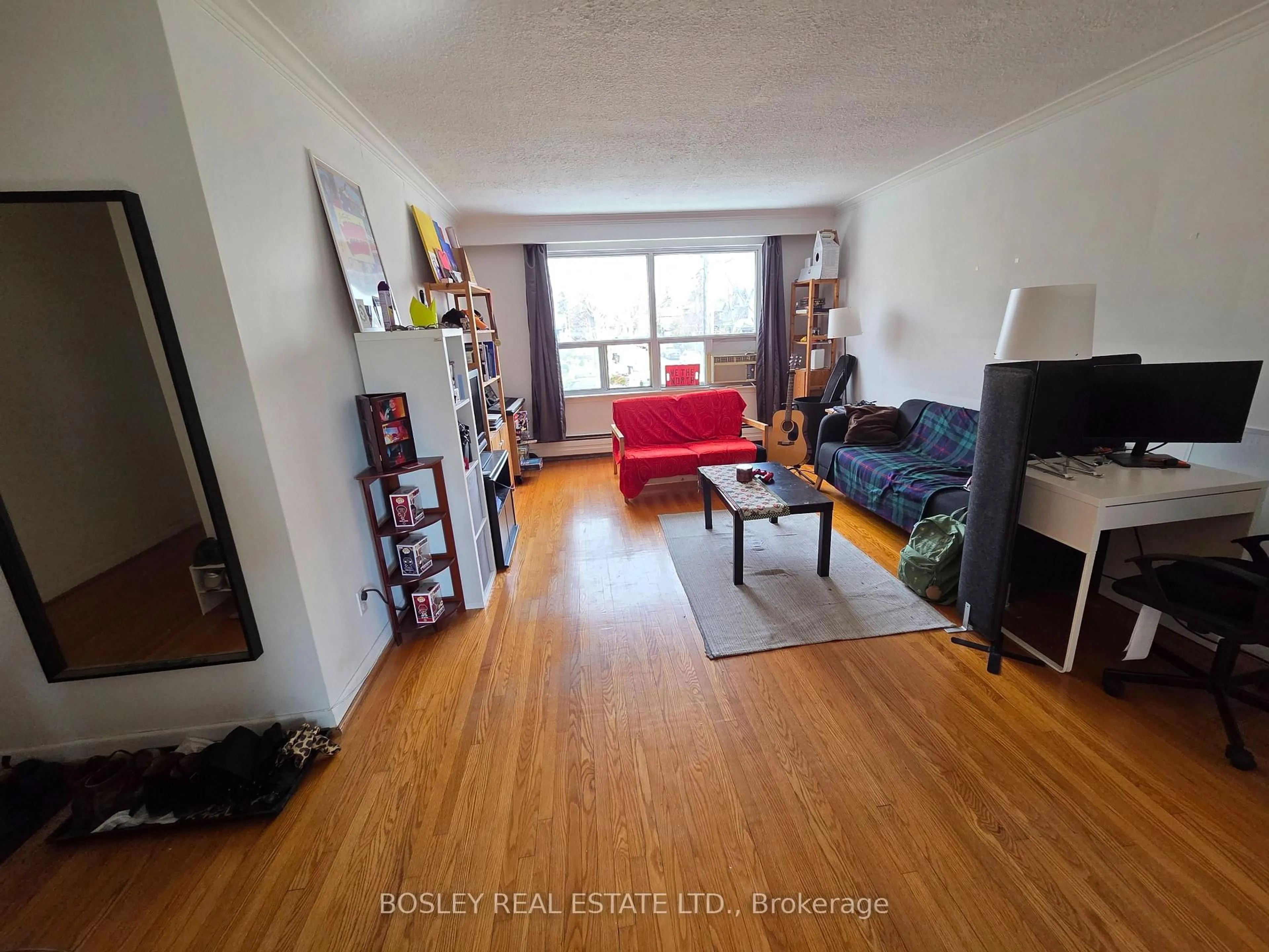 A pic of a room for 543 Davisville Ave, Toronto Ontario M4S 1J2