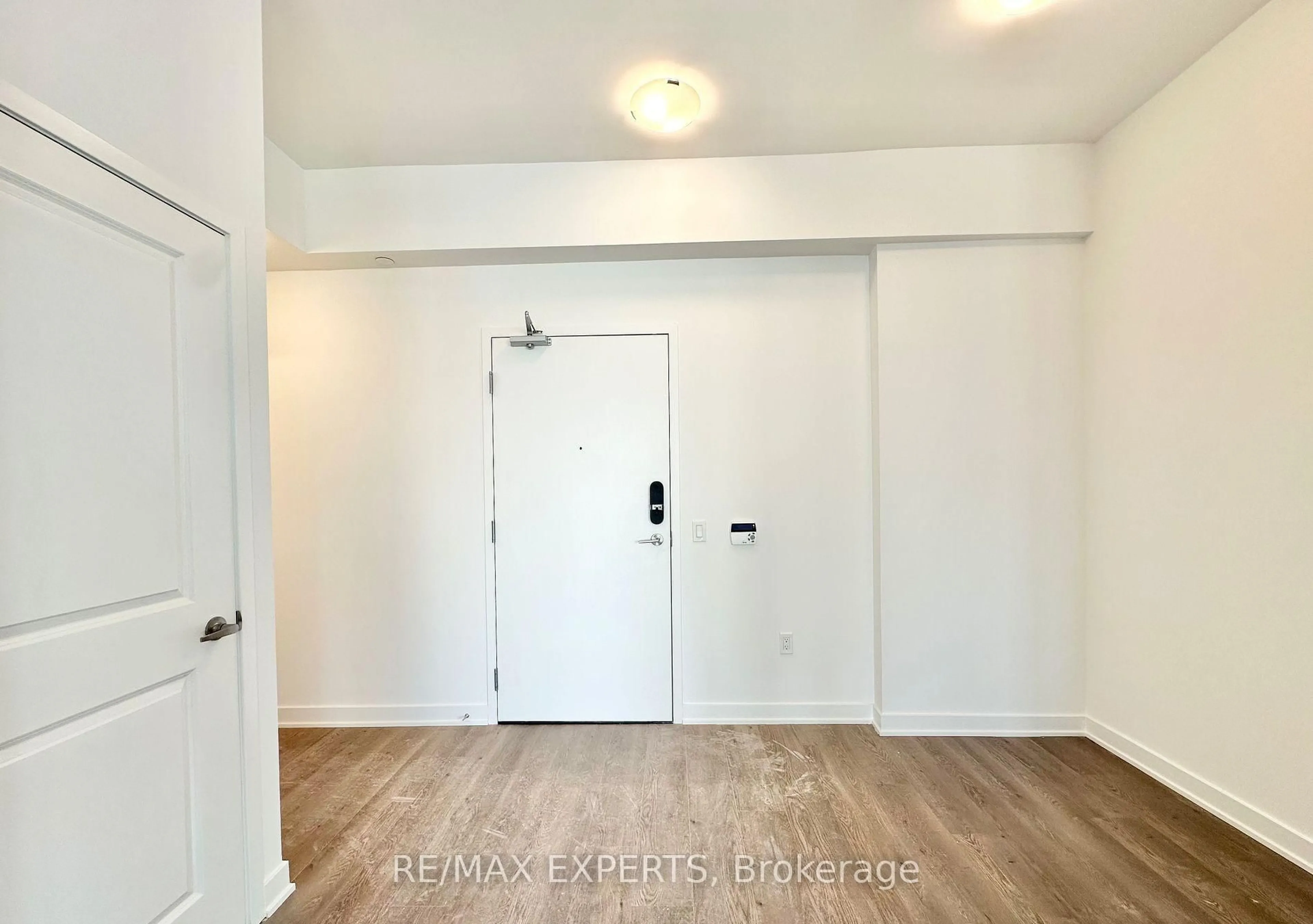 Indoor entryway for 543 Richmond St #PH16, Toronto Ontario M5V 0W9