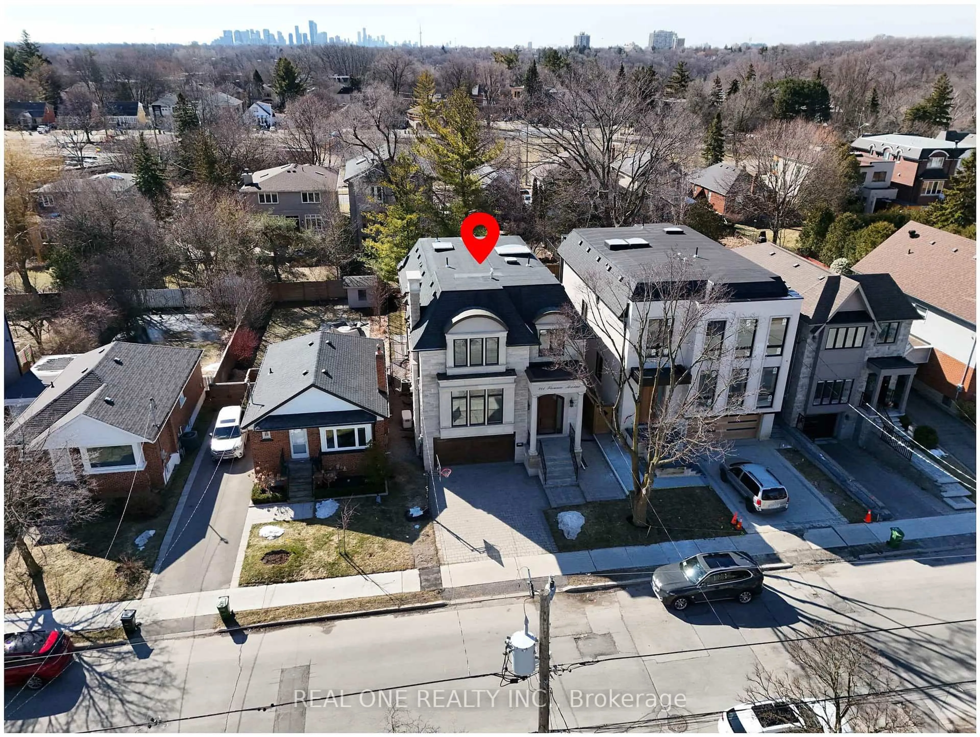 A pic from outside/outdoor area/front of a property/back of a property/a pic from drone, unknown for 241 Florence Ave, Toronto Ontario M2N 1G7