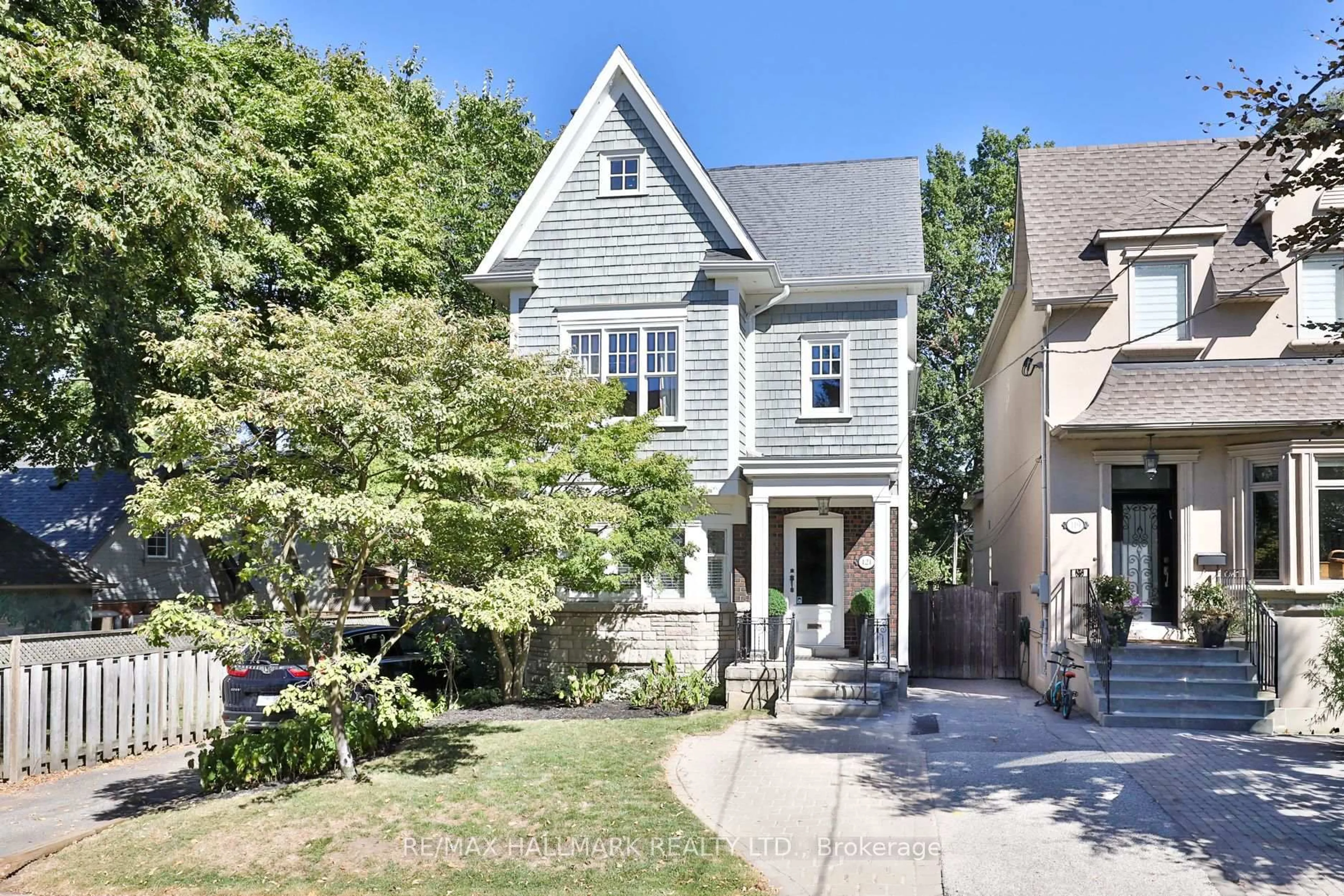 Home with brick exterior material, street for 121 Castlewood Rd, Toronto Ontario M5N 2L3