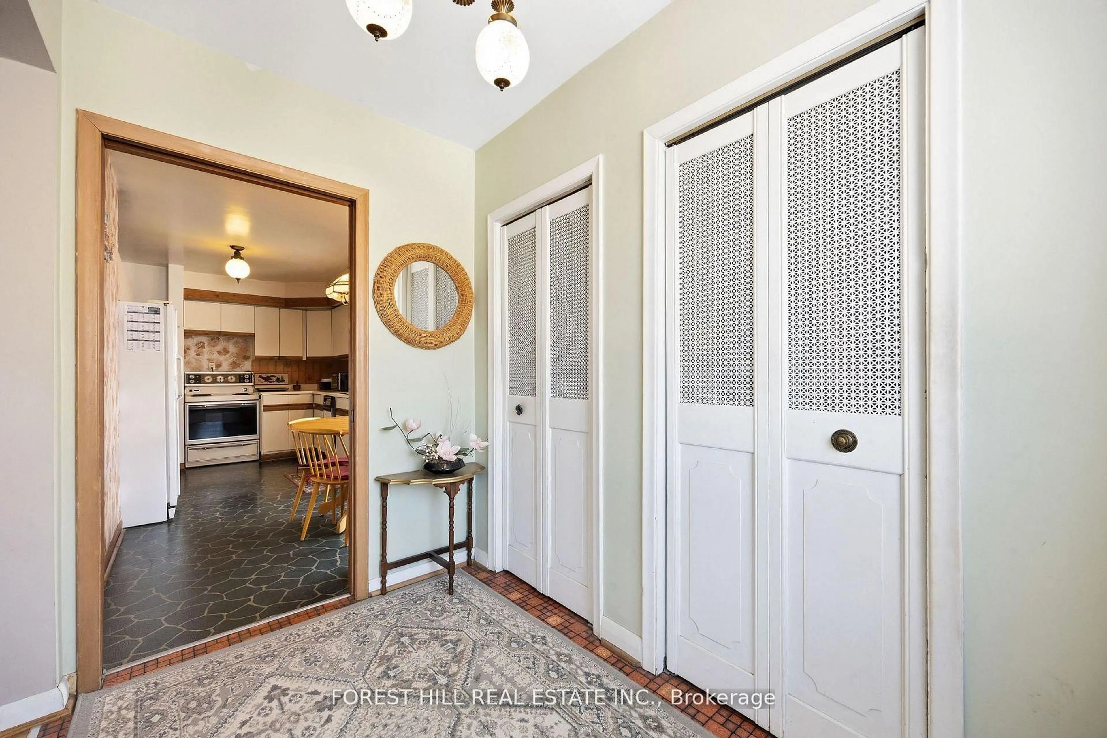 Indoor entryway for 119 Hendon Ave, Toronto Ontario M2M 1A6