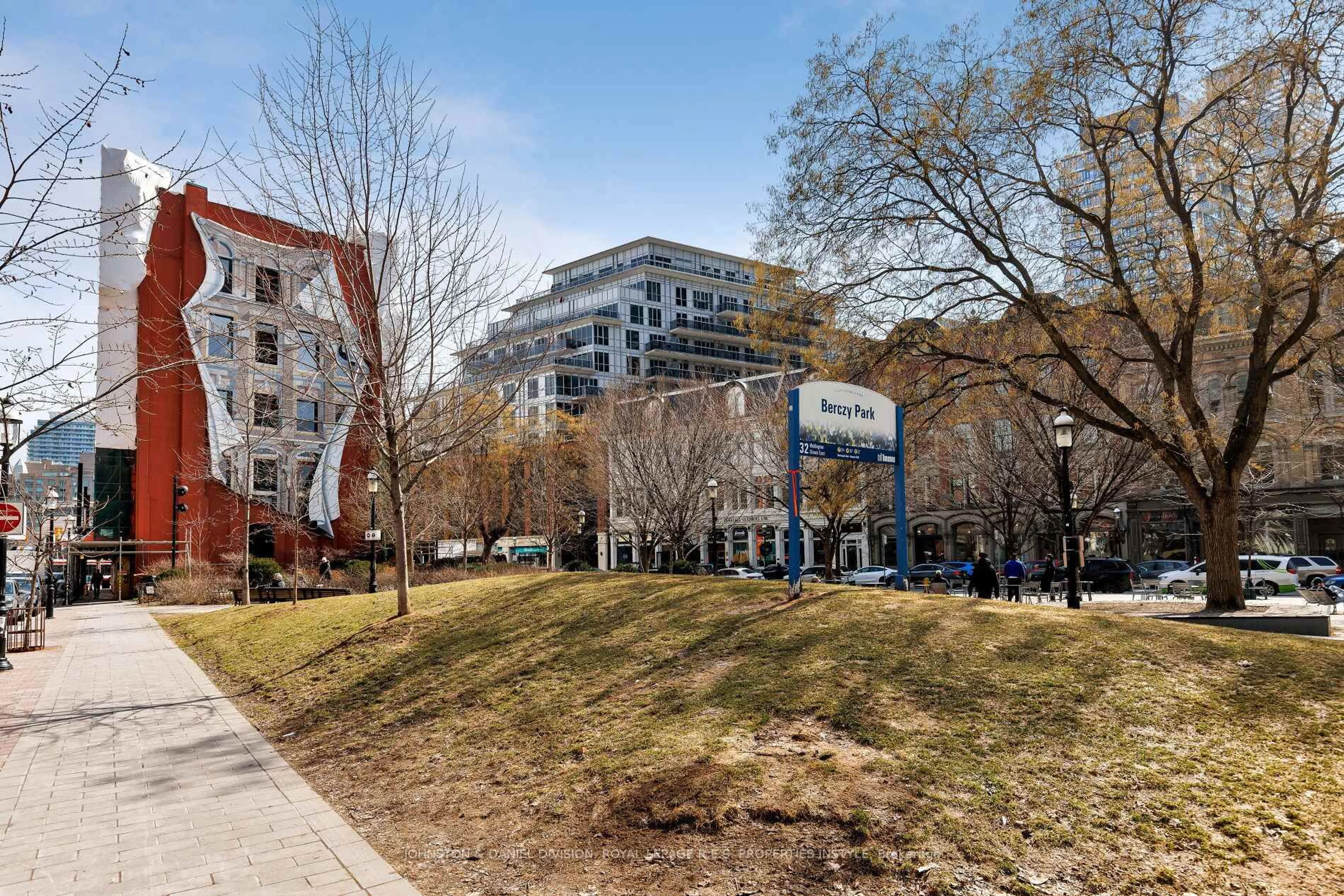 Unknown for 30 WELLINGTON St #901, Toronto Ontario M5E 1S3