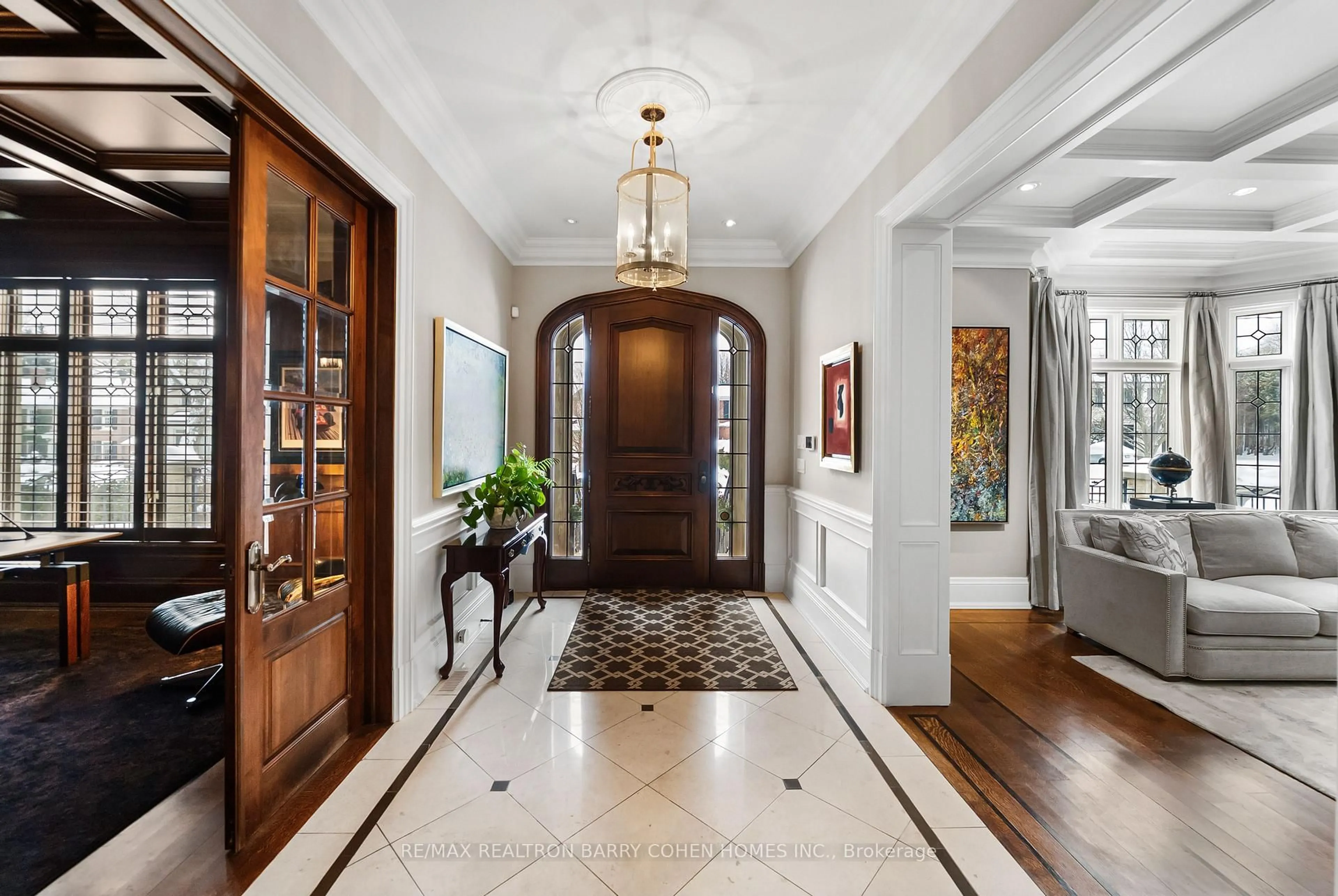 Indoor entryway for 268 St Leonards Ave, Toronto Ontario M4N 1L2