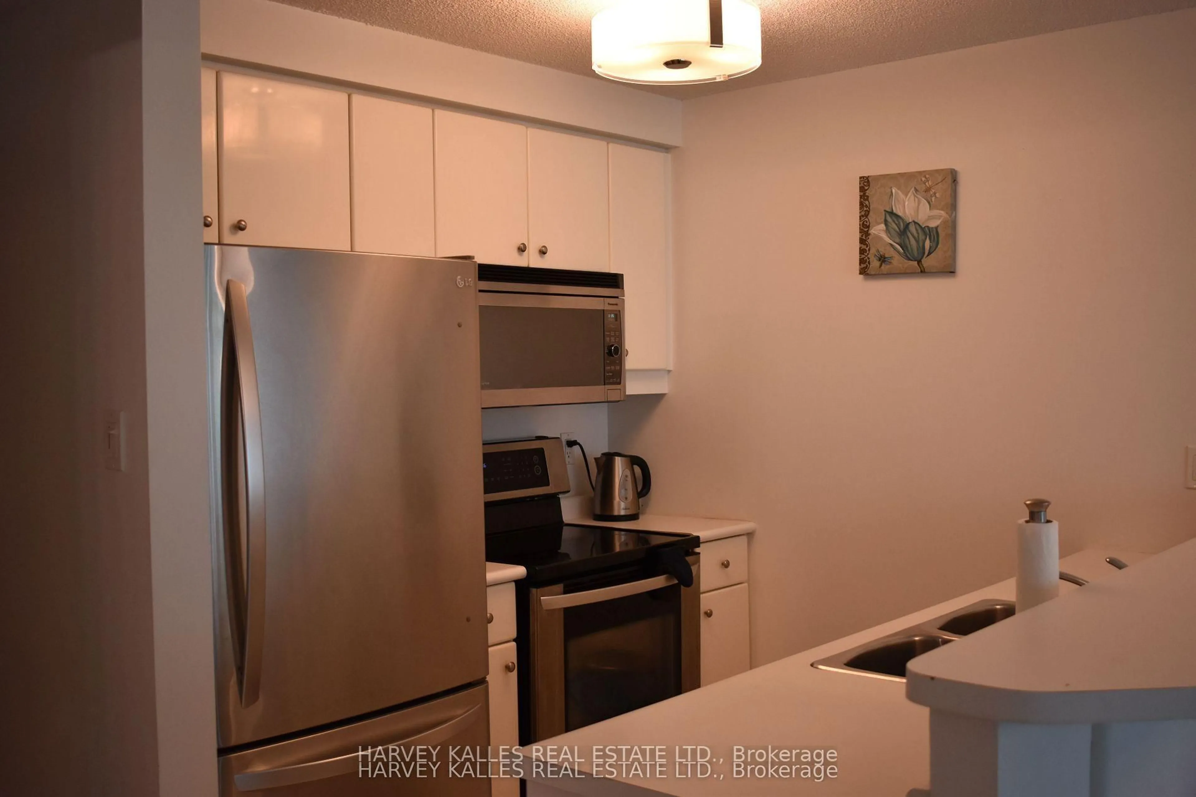 Standard kitchen, unknown for 10 Yonge St #705, Toronto Ontario M5J 1R4