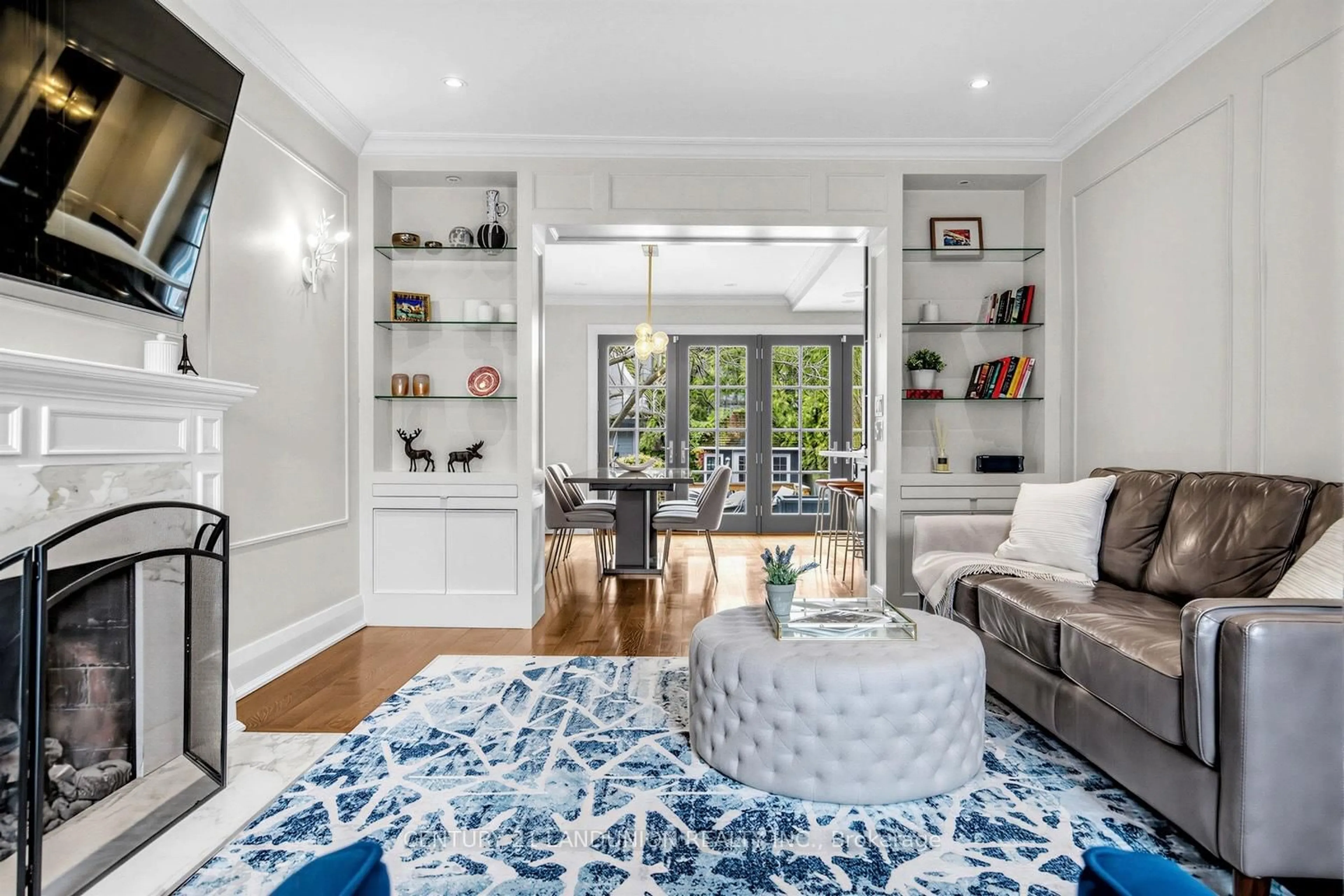 Living room with furniture, unknown for 17 Otter Cres, Toronto Ontario M5N 2W3