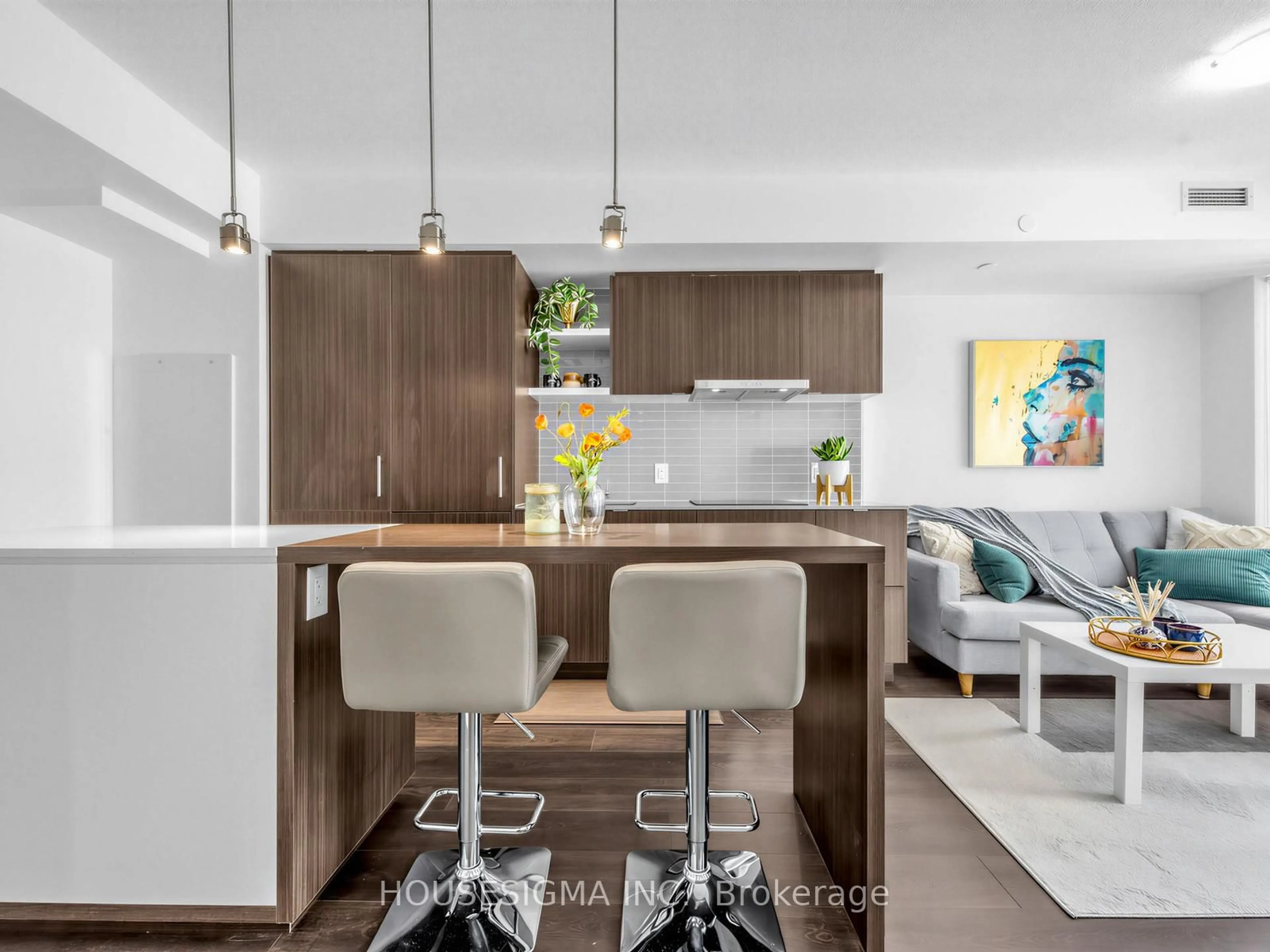 Open concept kitchen, wood/laminate floor for 88 Harbour St #4001, Toronto Ontario M5J 0C3