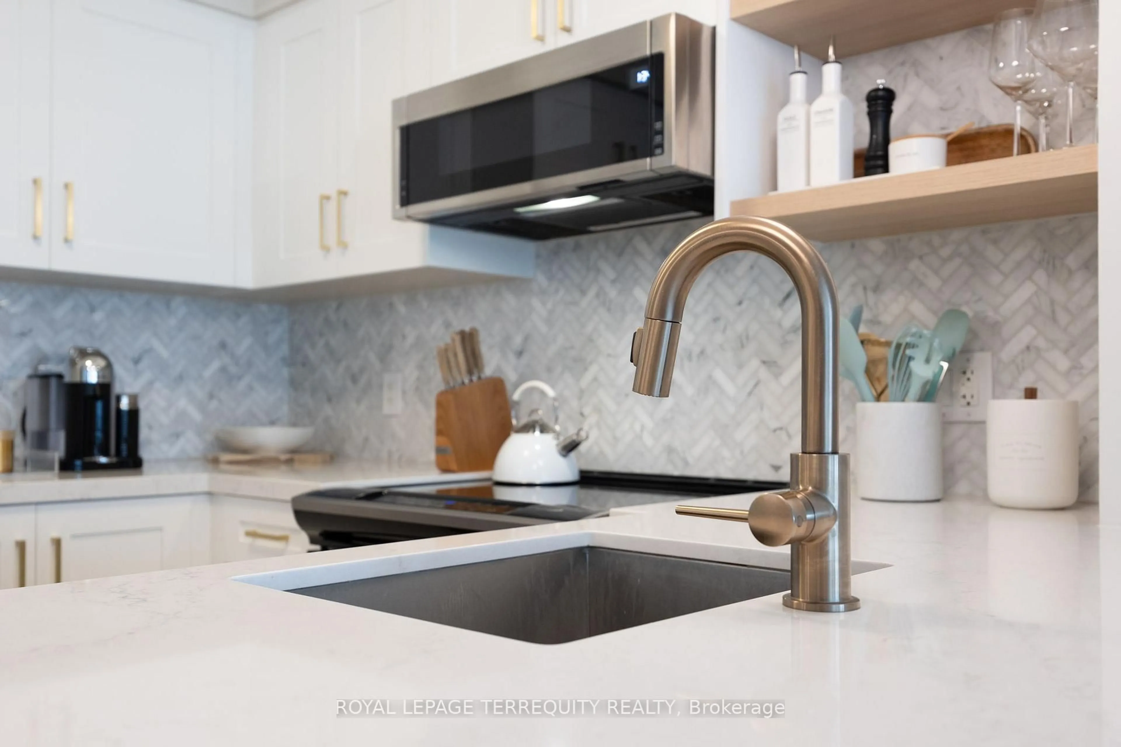 Contemporary kitchen, ceramic/tile floor for 2191 Yonge St #1004, Toronto Ontario M4S 3H8