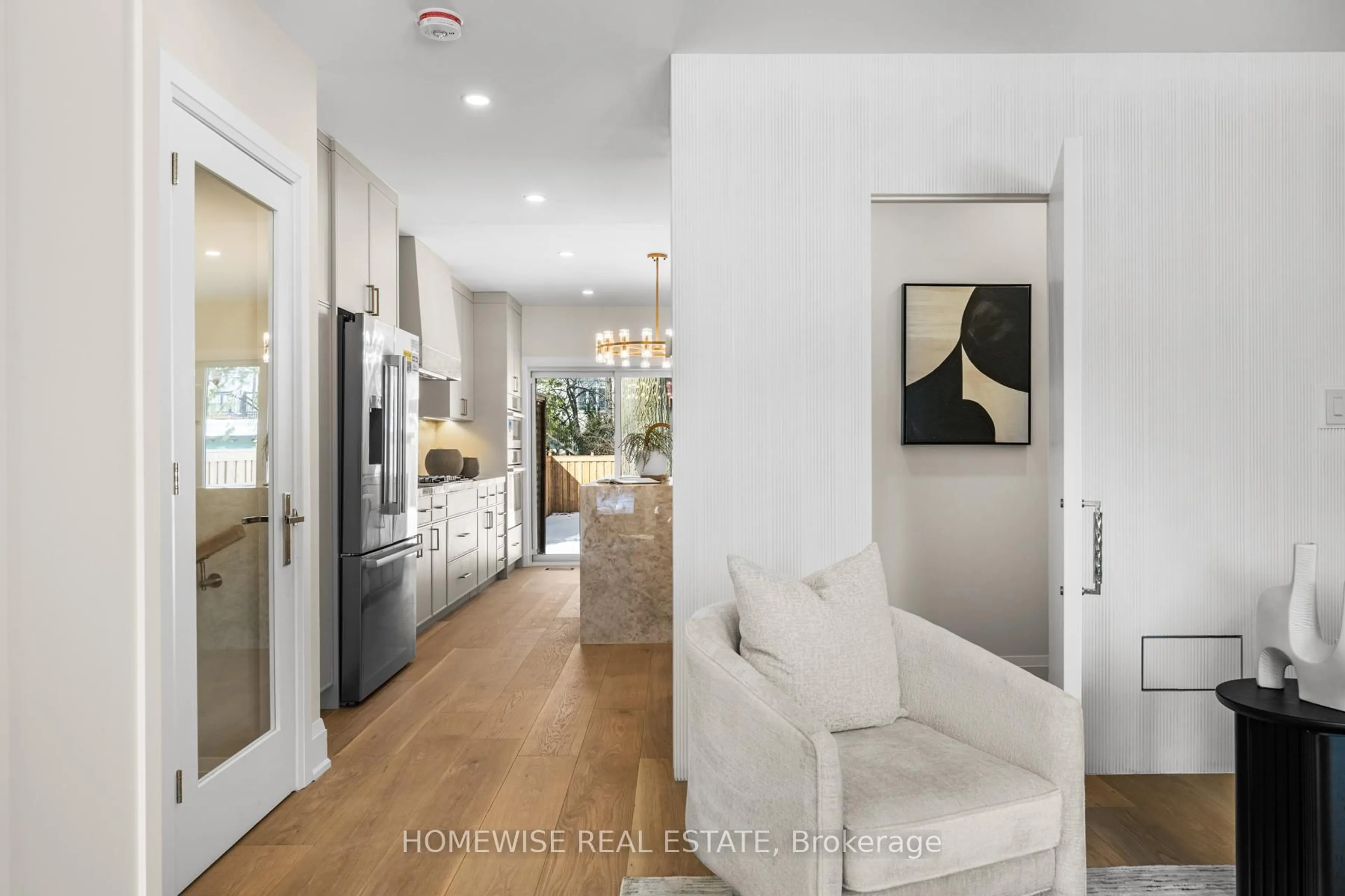 Indoor entryway for 306 Manor Rd, Toronto Ontario M4S 1S2