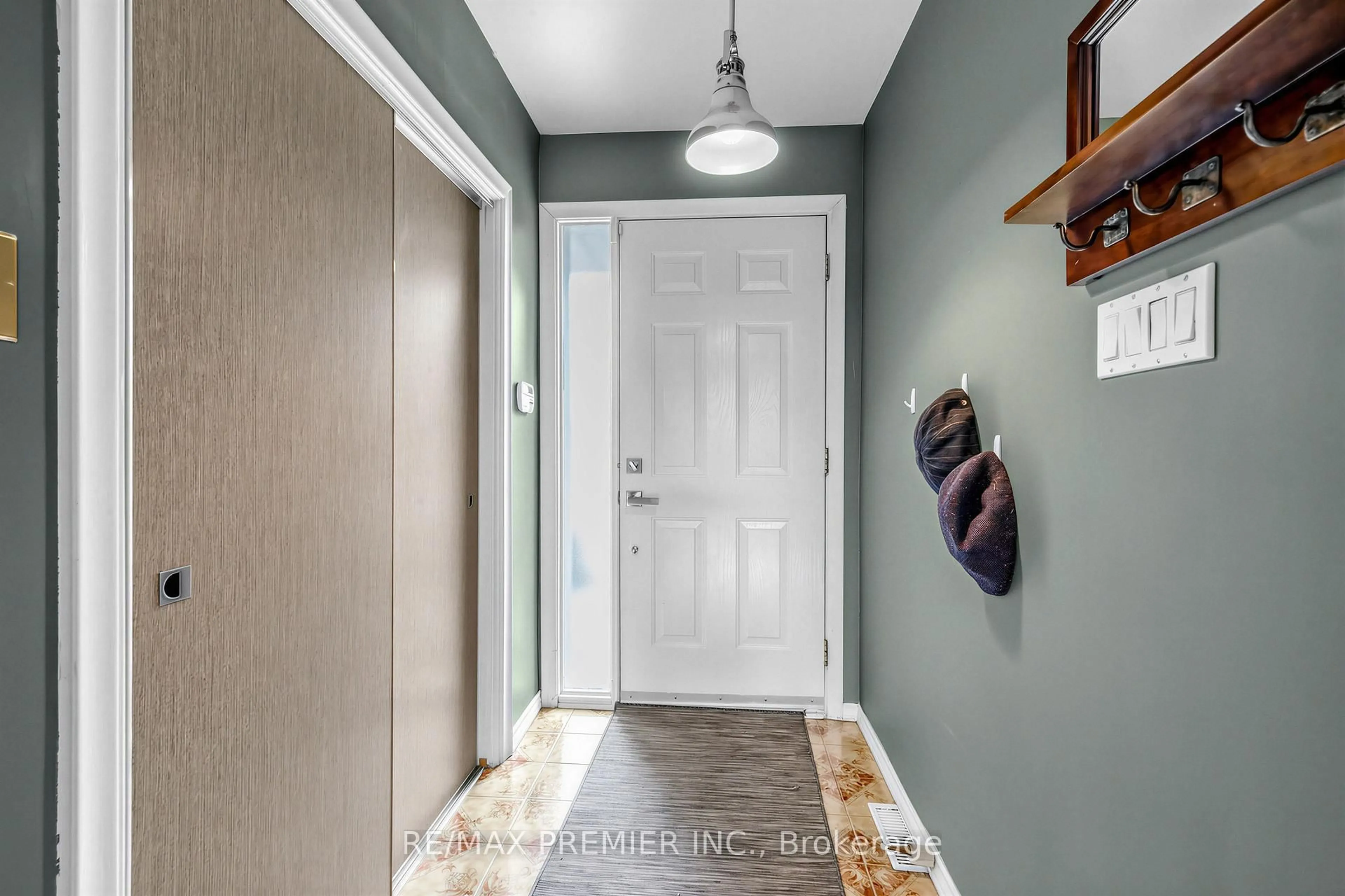 Indoor entryway for 141 Clifton Ave, Toronto Ontario M3H 4L4