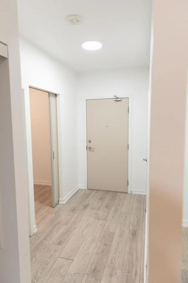 2020 Bathurst St #637, Toronto 2