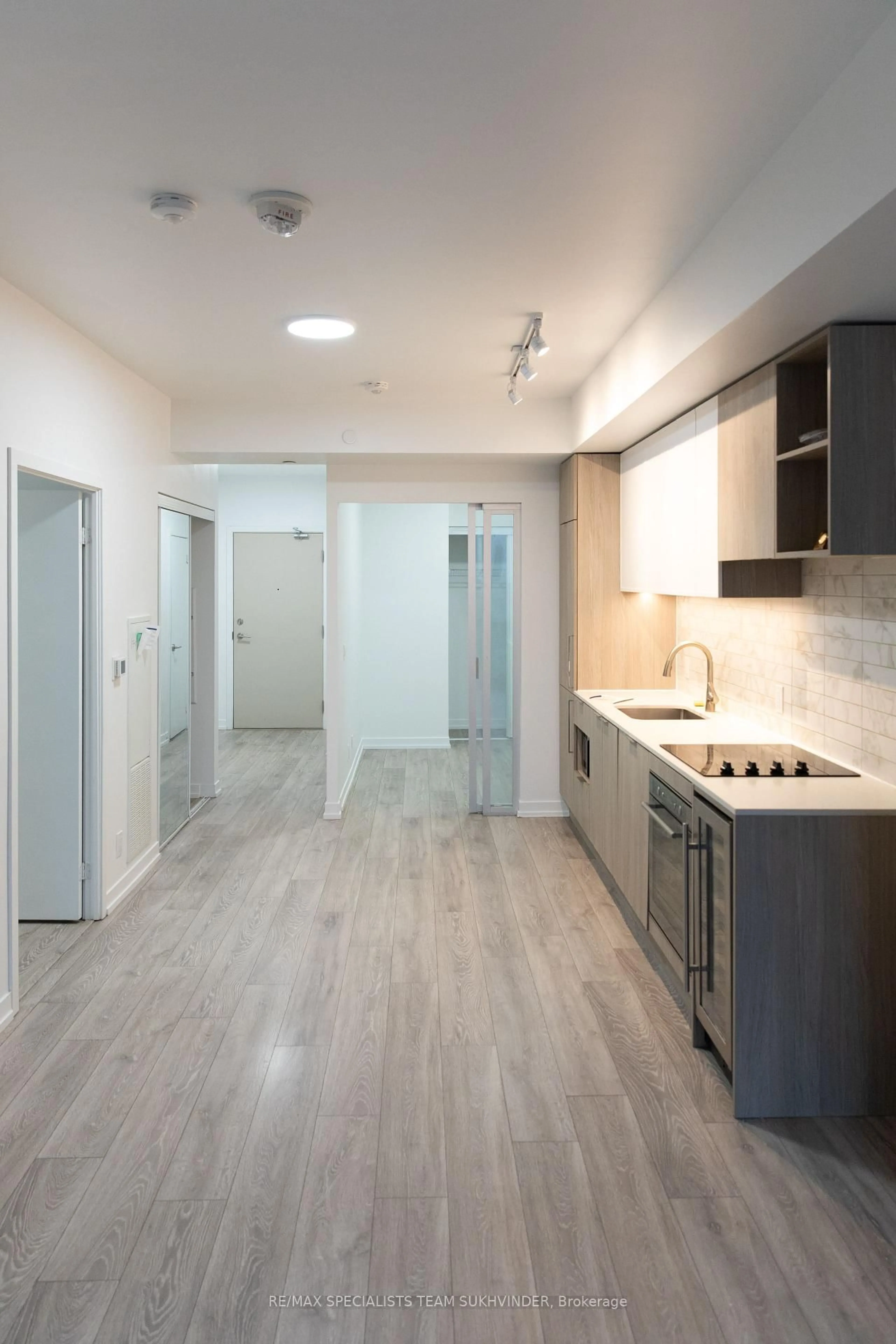 Standard kitchen, unknown for 2020 Bathurst St #637, Toronto Ontario M5P 0A6