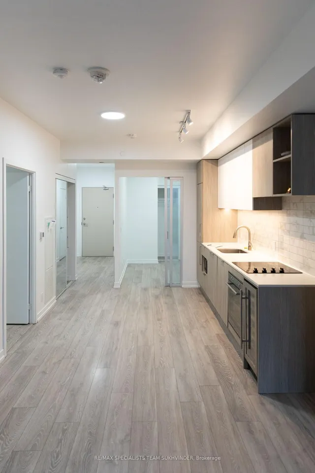 2020 Bathurst St #637, Toronto 3