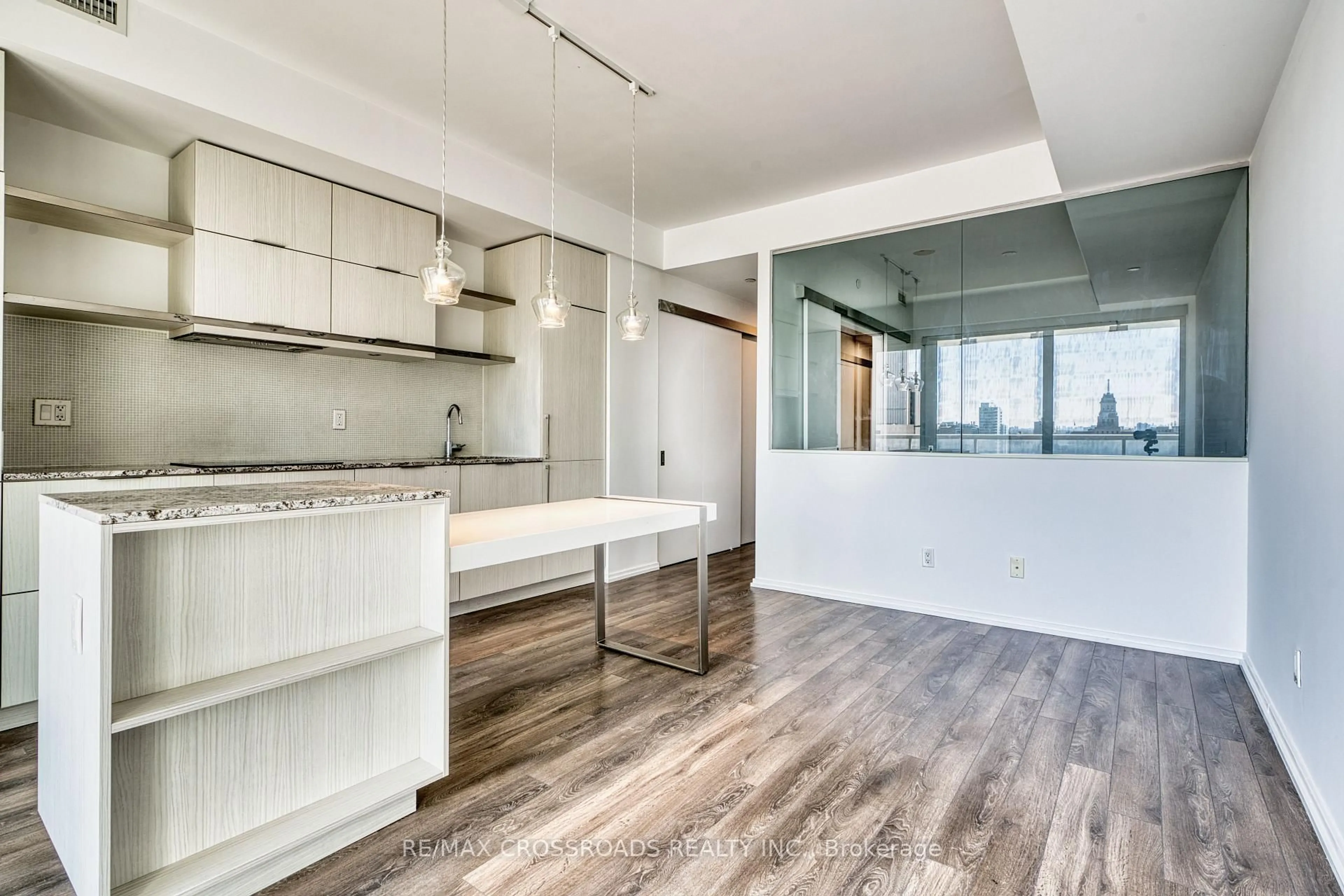 Open concept kitchen, unknown for 197 Yonge St #1510, Toronto Ontario M5B 0C1