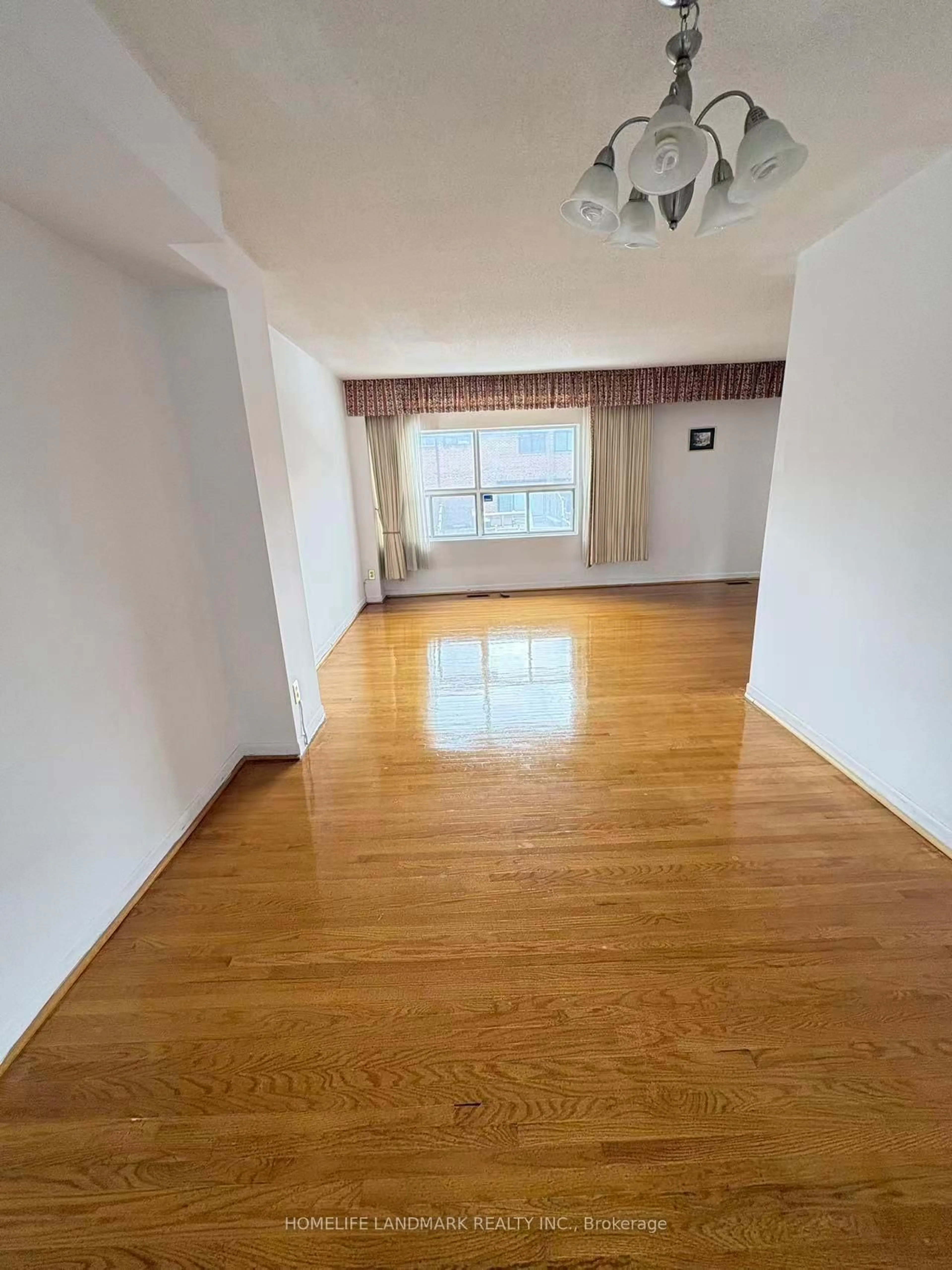 A pic of a room for 86 CASTLEBURY Cres #14, Toronto Ontario M2H 1W8