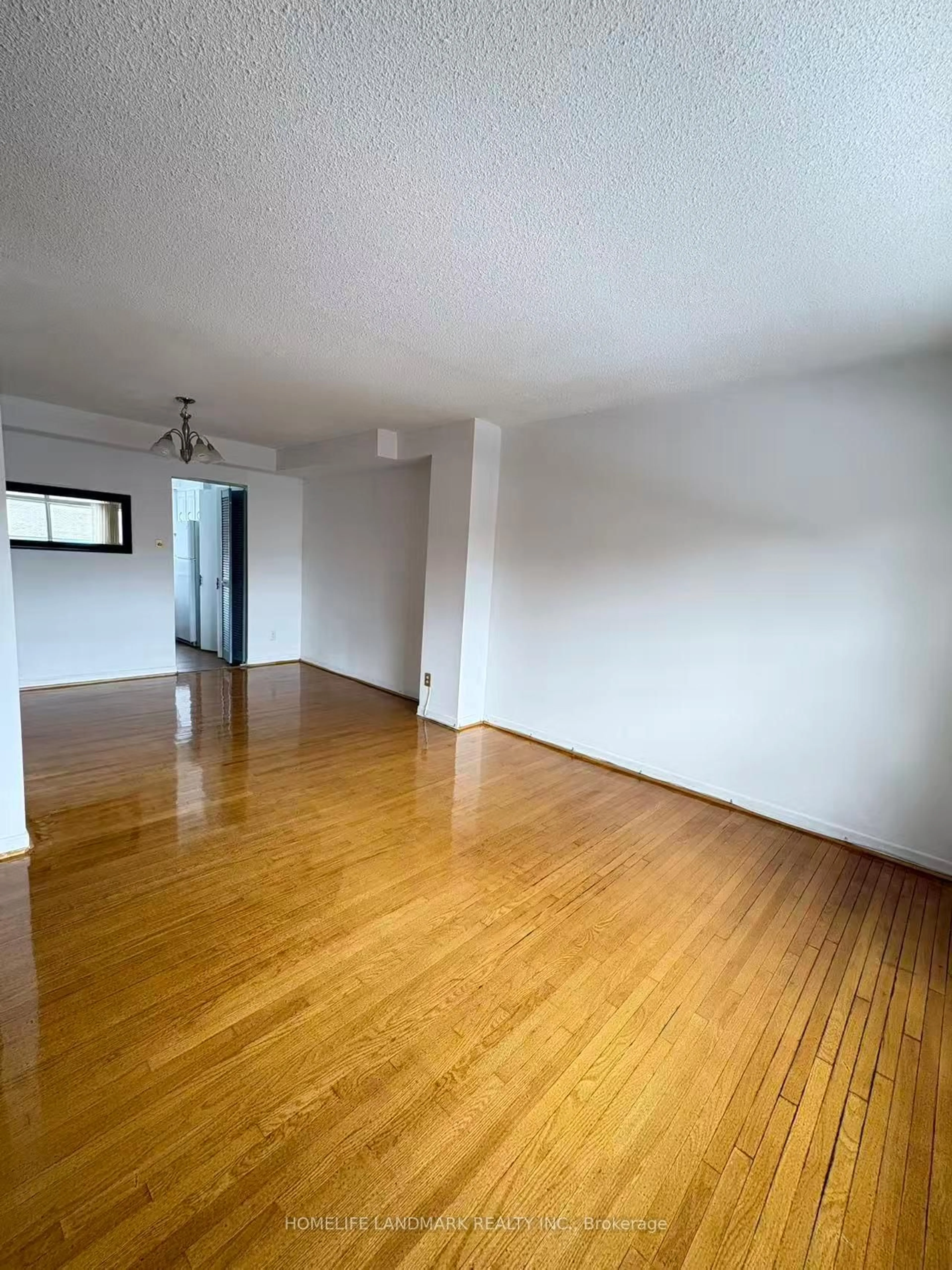 A pic of a room for 86 CASTLEBURY Cres #14, Toronto Ontario M2H 1W8