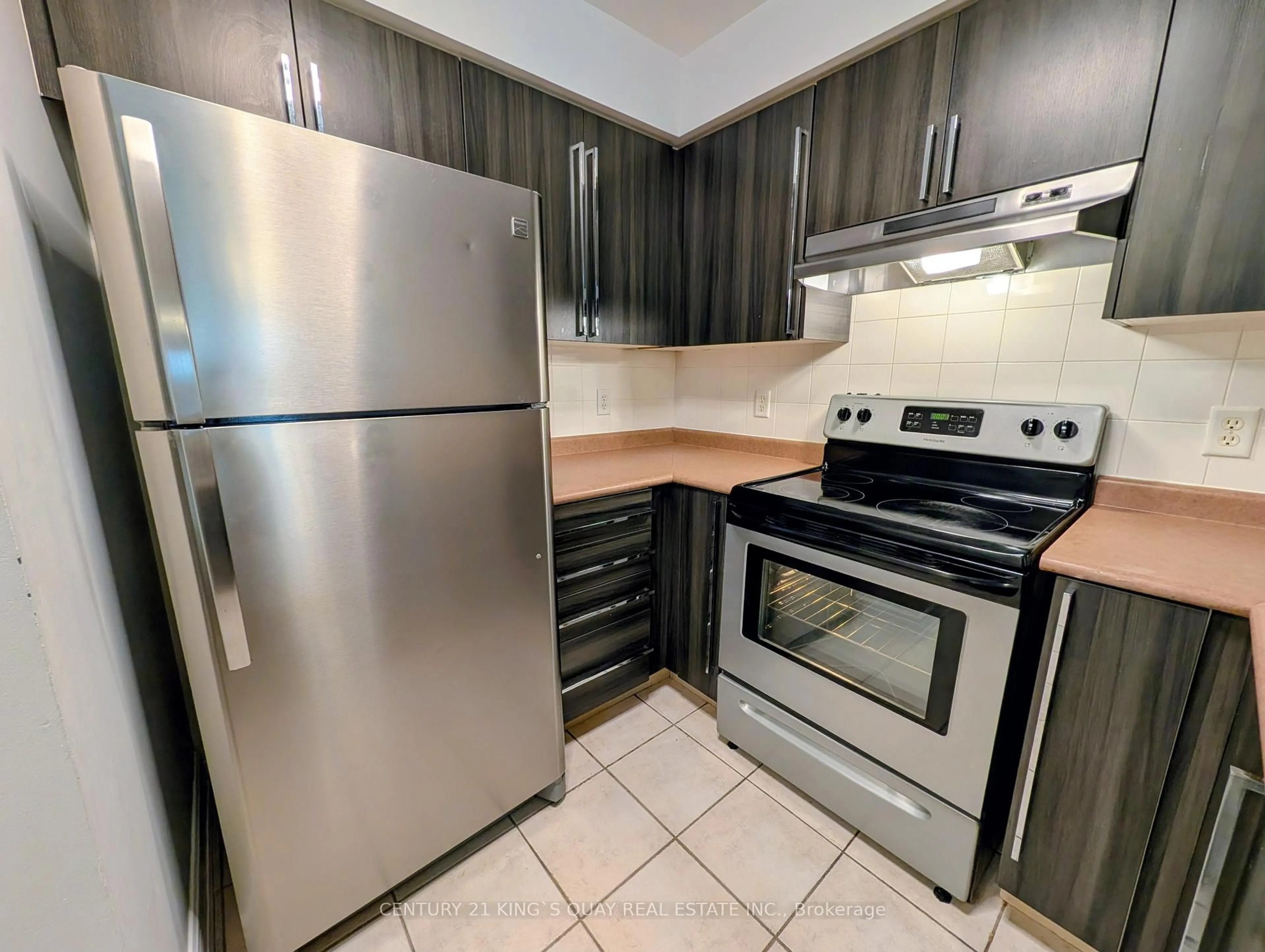 Standard kitchen, unknown for 20 Olive Ave #903, Toronto Ontario M2N 7G5