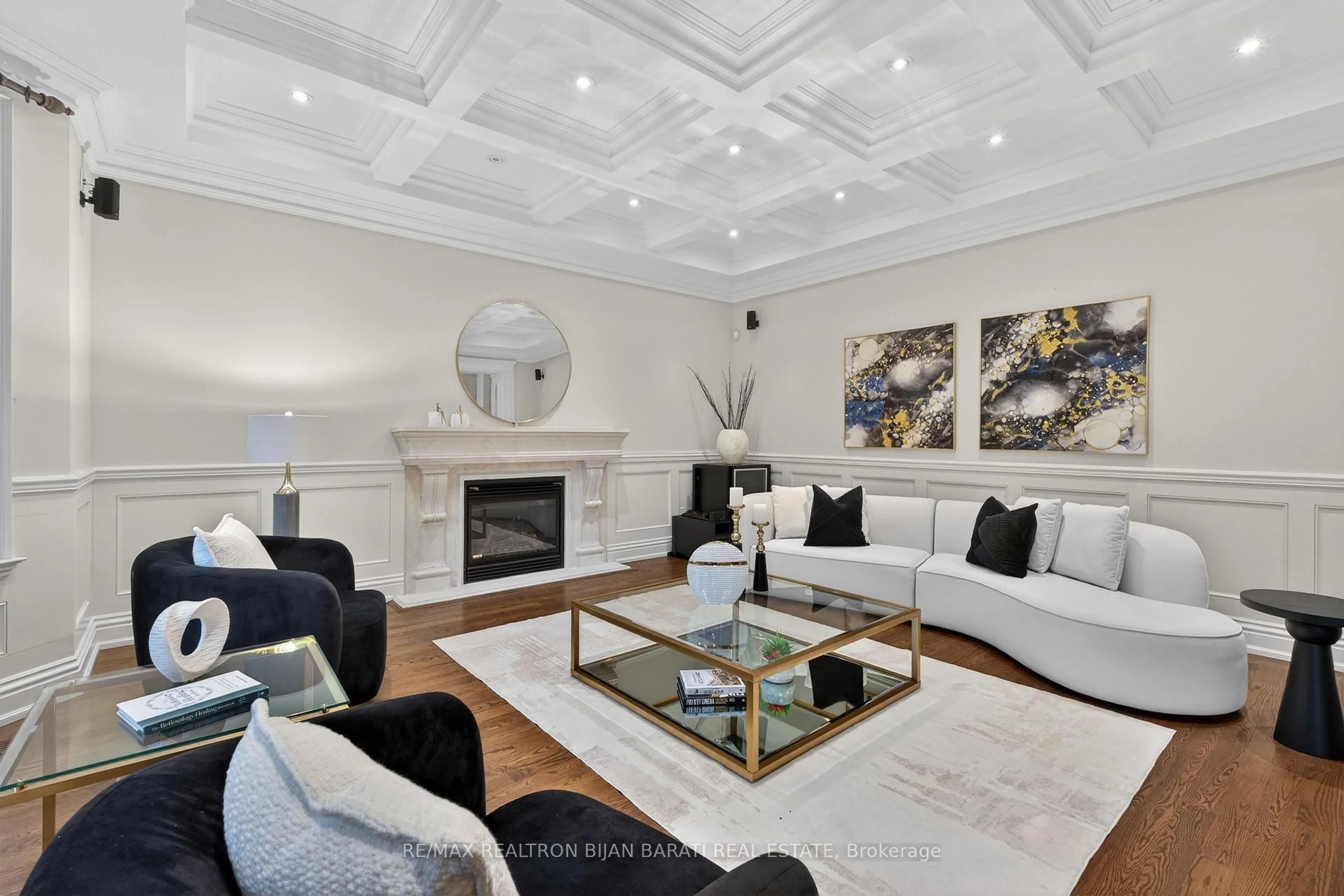 Living room with furniture, unknown for 274 Greenfield Ave, Toronto Ontario M2N 3E5