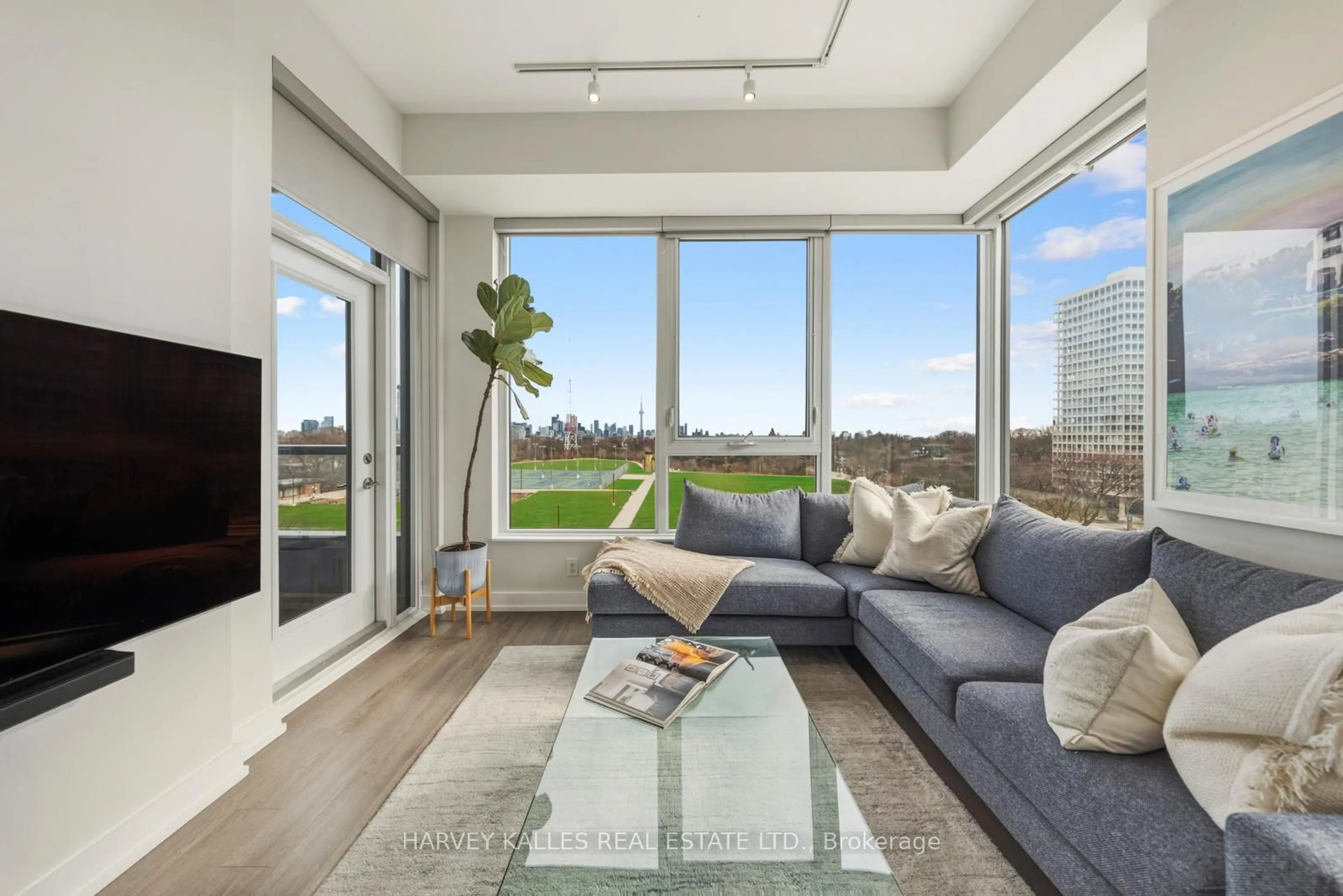 Living room with furniture, unknown for 6 Parkwood Ave #511, Toronto Ontario M4V 1V1