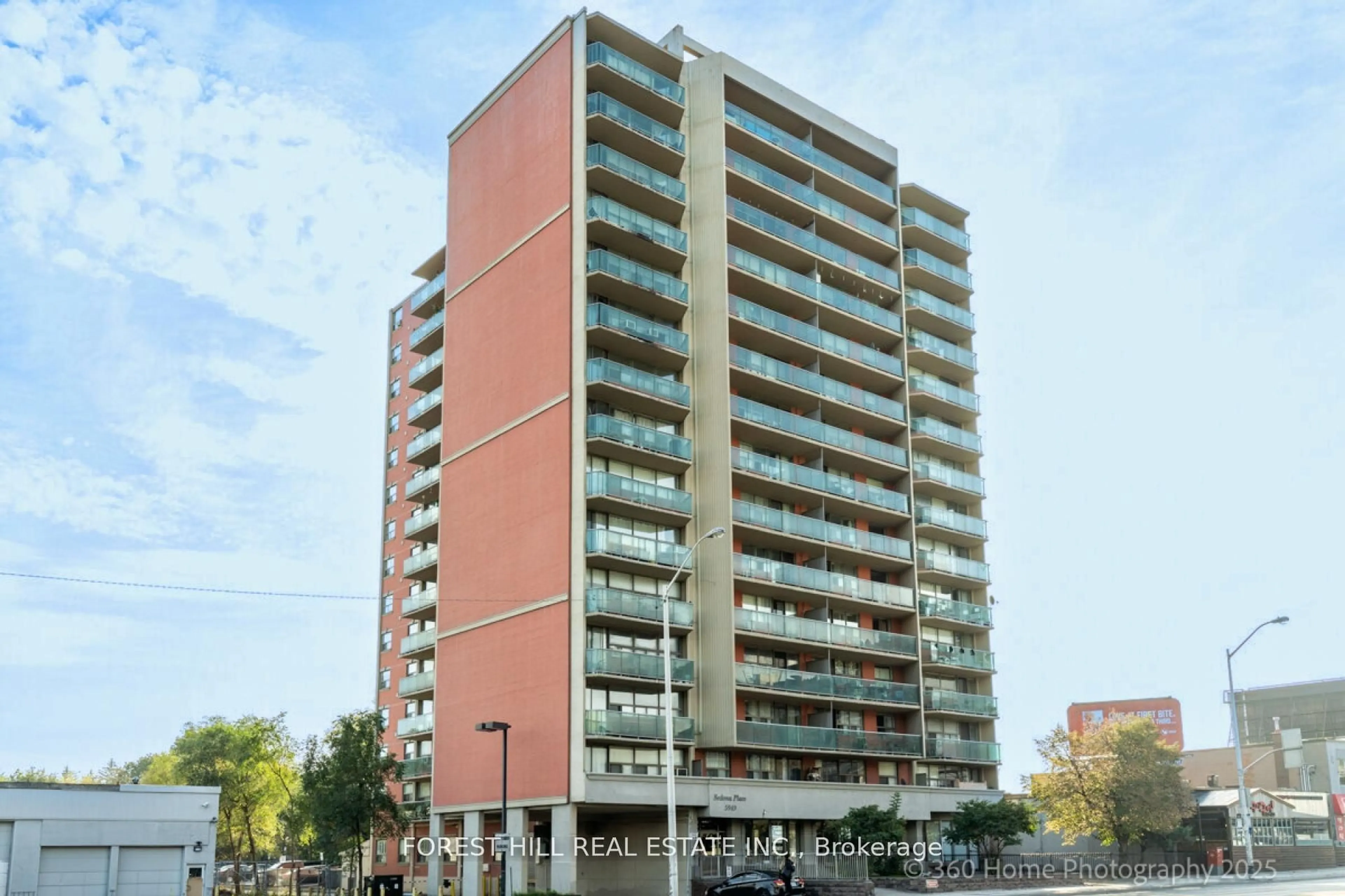 Balcony in the apartment, building for 5949 Yonge St #403, Toronto Ontario M2M 3V8