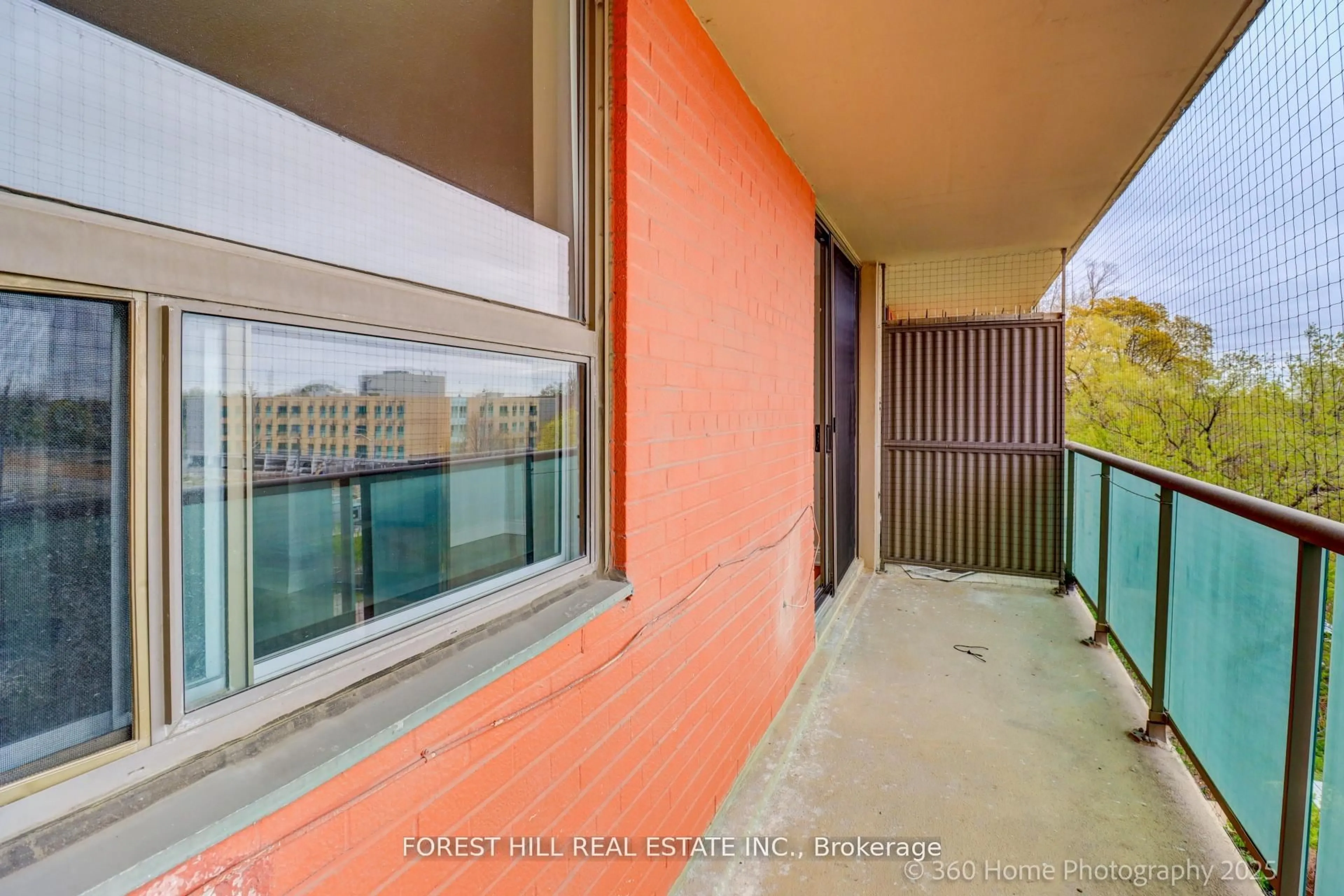 Balcony in the apartment, unknown for 5949 Yonge St #403, Toronto Ontario M2M 3V8