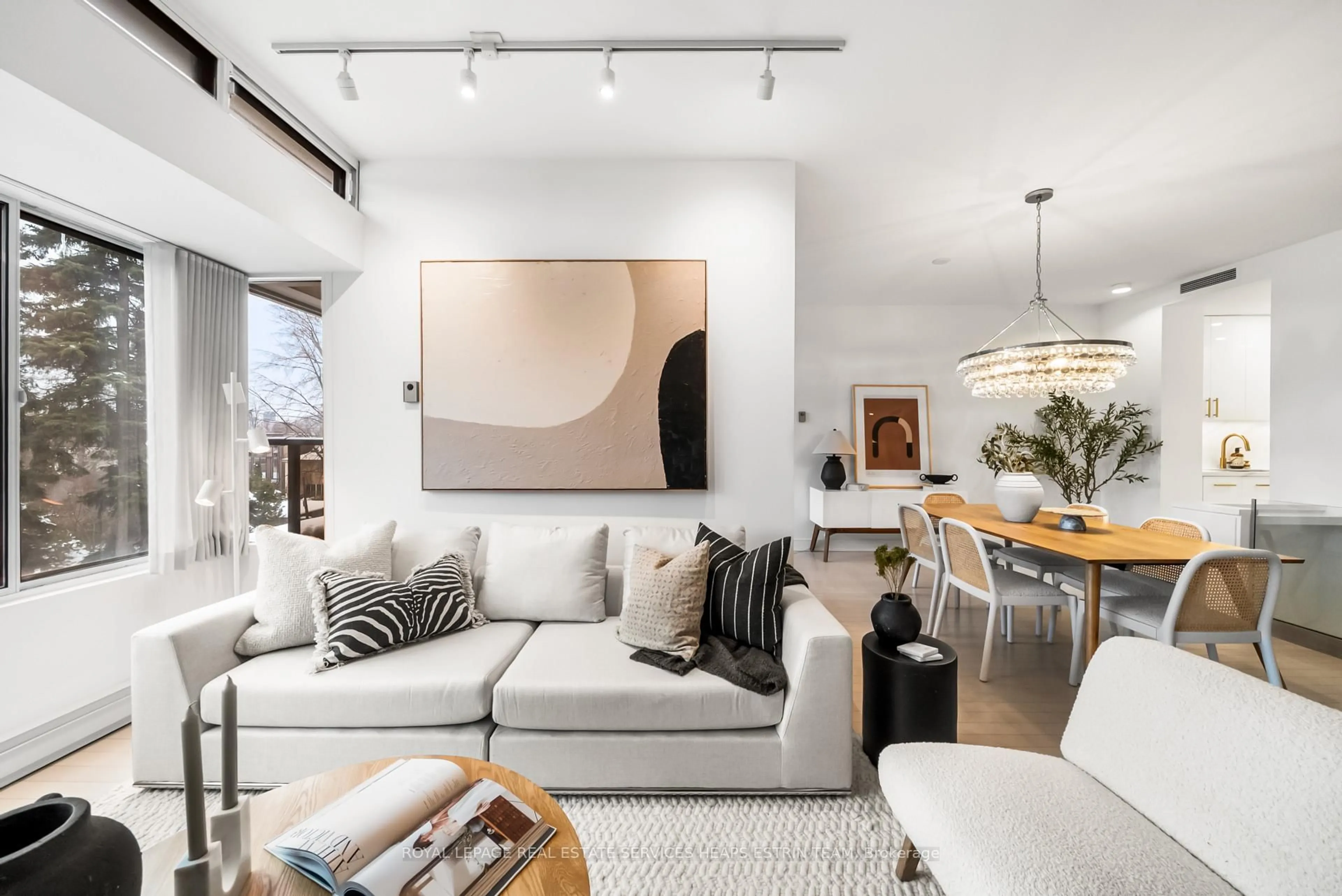 Living room with furniture, unknown for 40 Oaklands Ave #337, Toronto Ontario M4V 2Z3