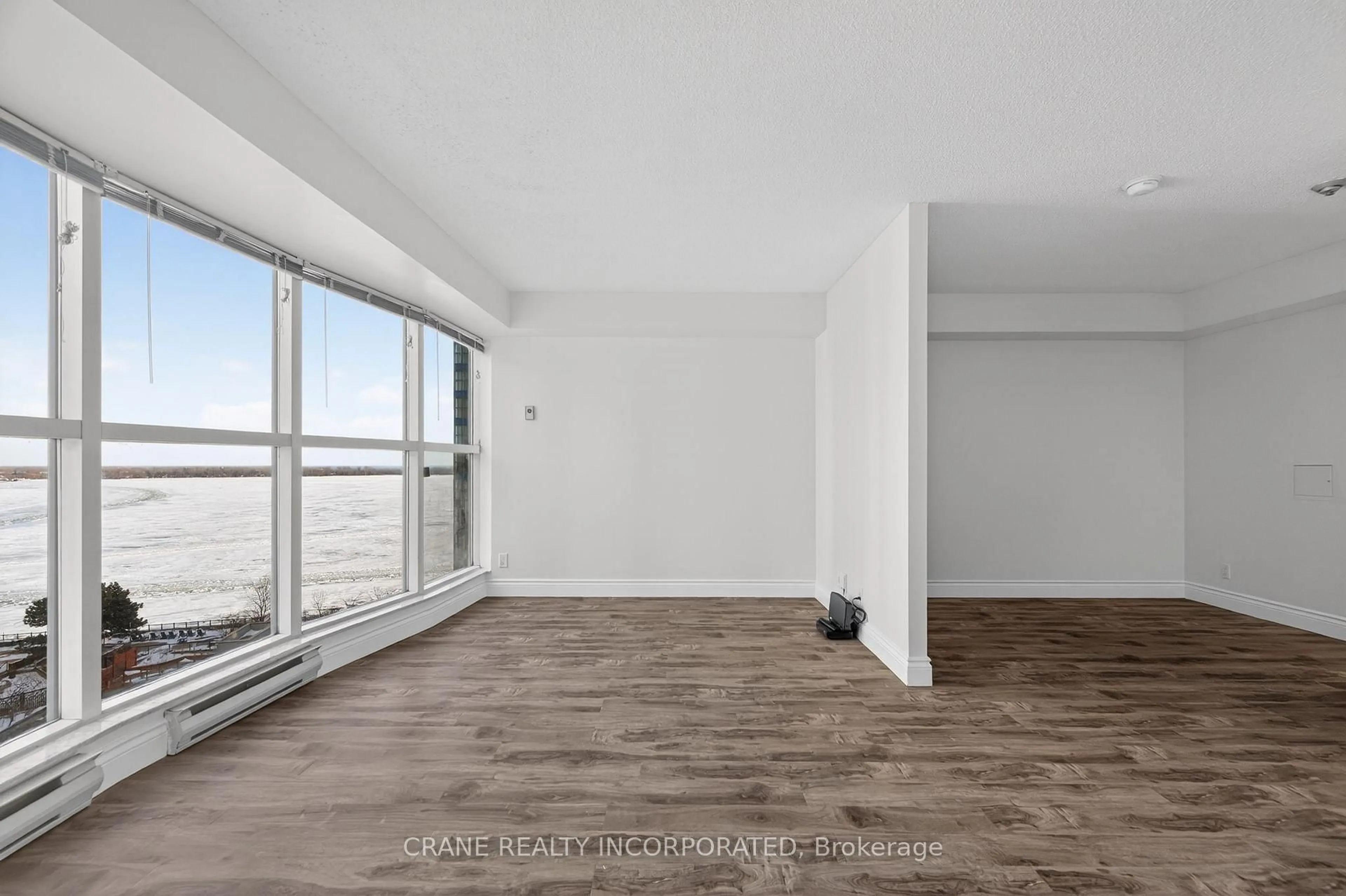 A pic of a room for 77 Harbour Sq #1605, Toronto Ontario M5J 2S2