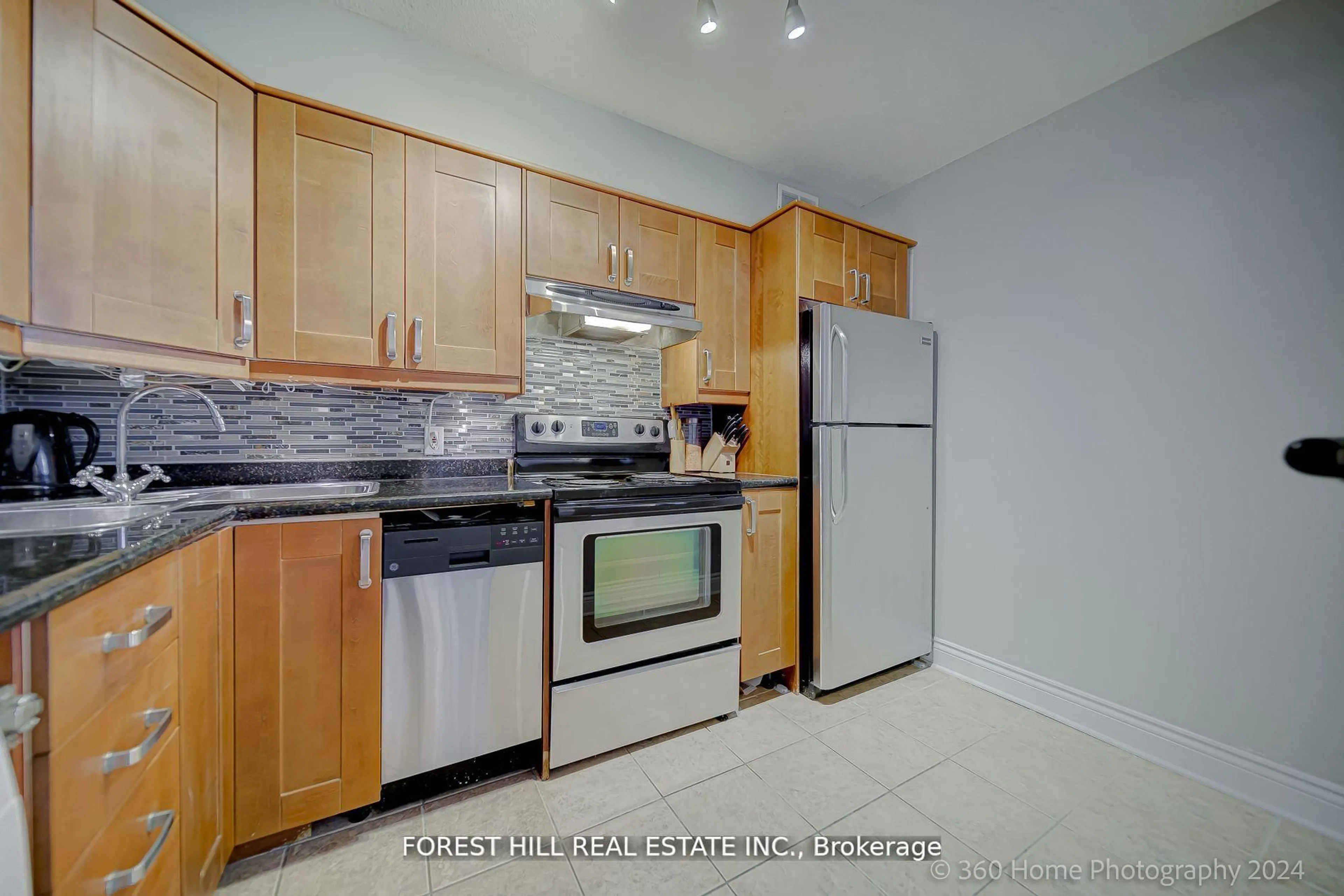 Standard kitchen, unknown for 5949 Yonge St #803, Toronto Ontario M2M 3V8