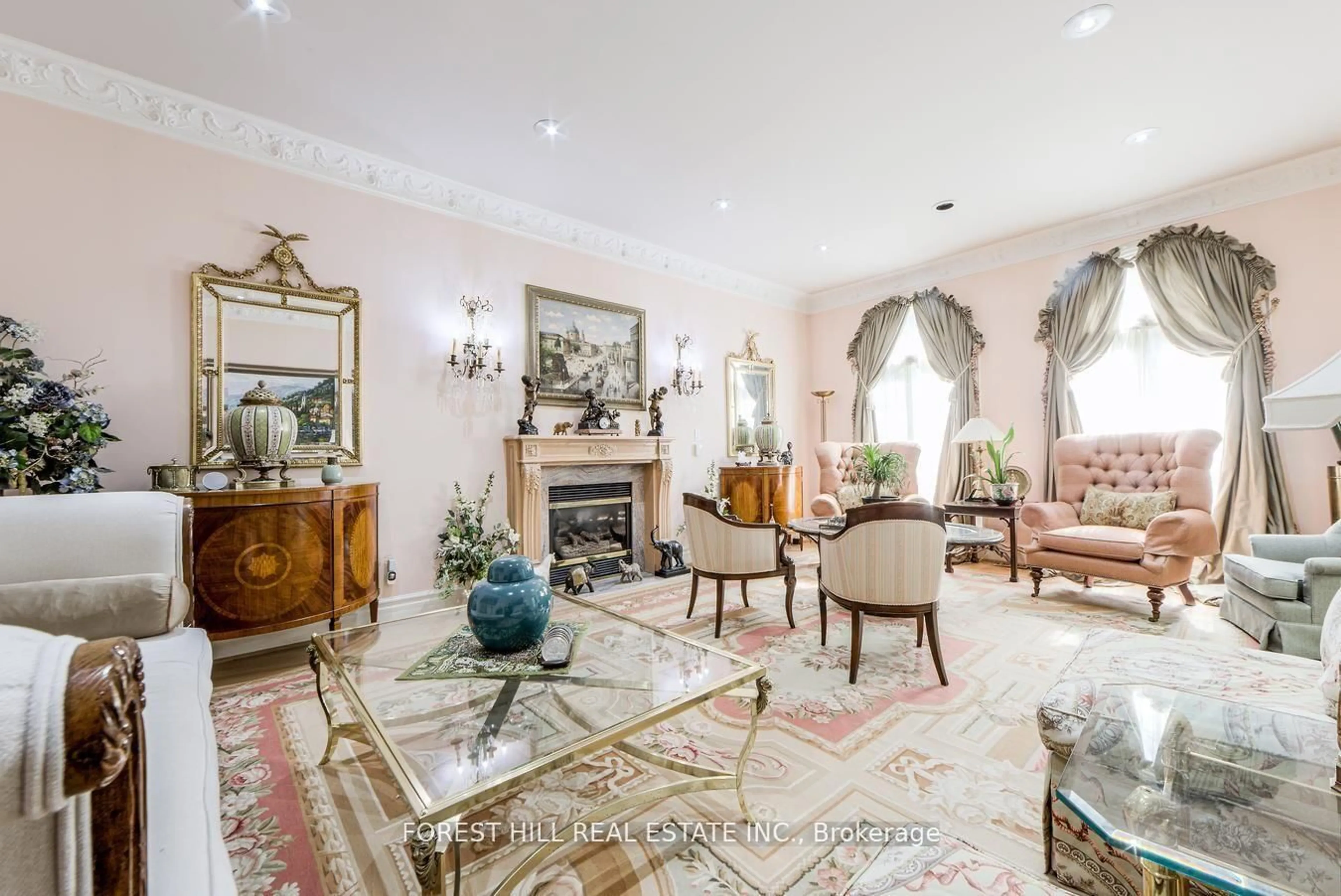 Living room with furniture, unknown for 46 Wimpole Dr, Toronto Ontario M2L 2L3