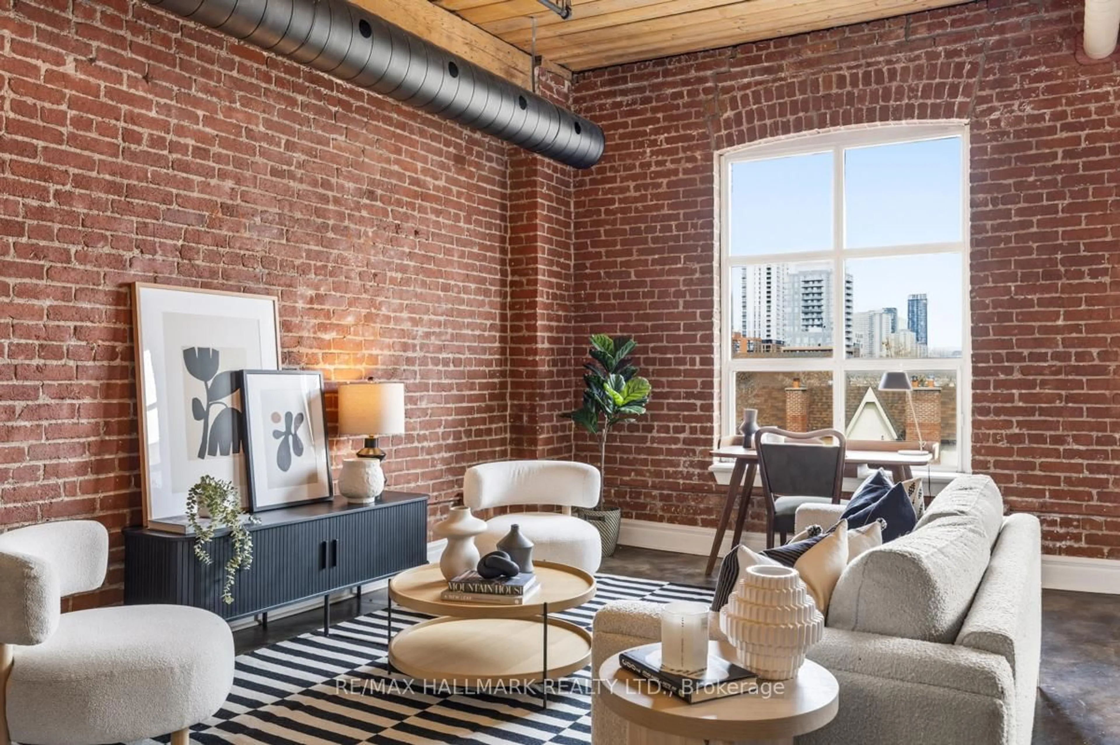 Living room with furniture, unknown for 426 Queen St #405, Toronto Ontario M5A 1T4