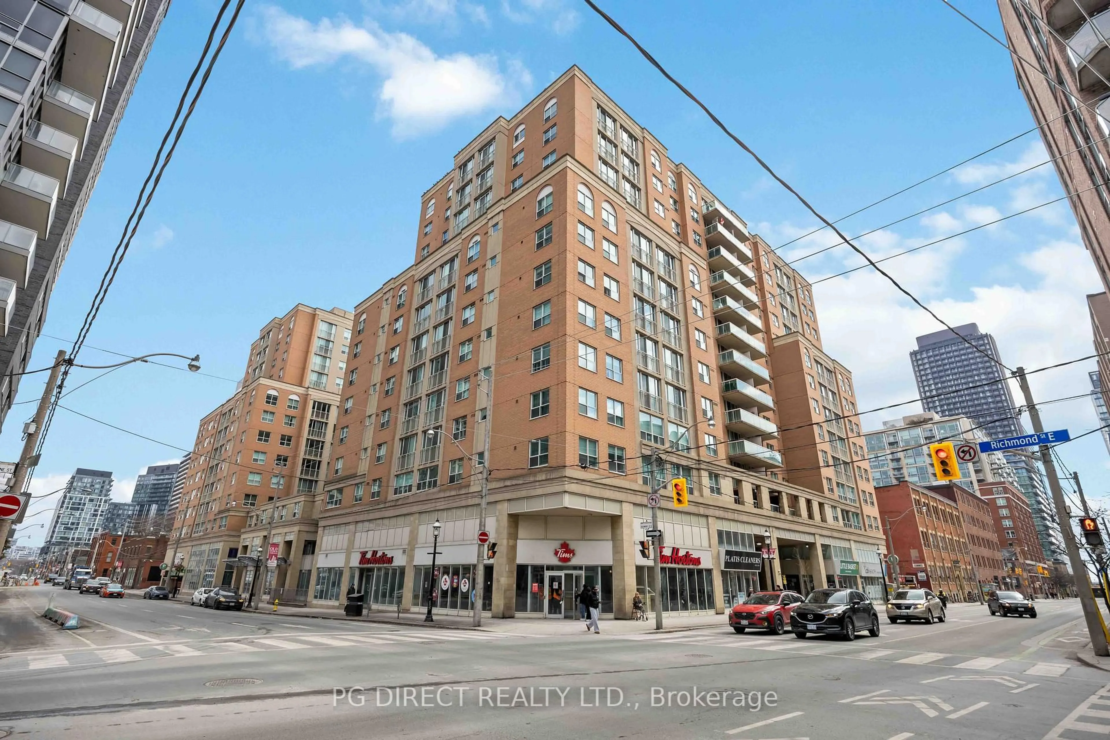 Patio, street for 323 Richmond St #807, Toronto Ontario M5A 4R3