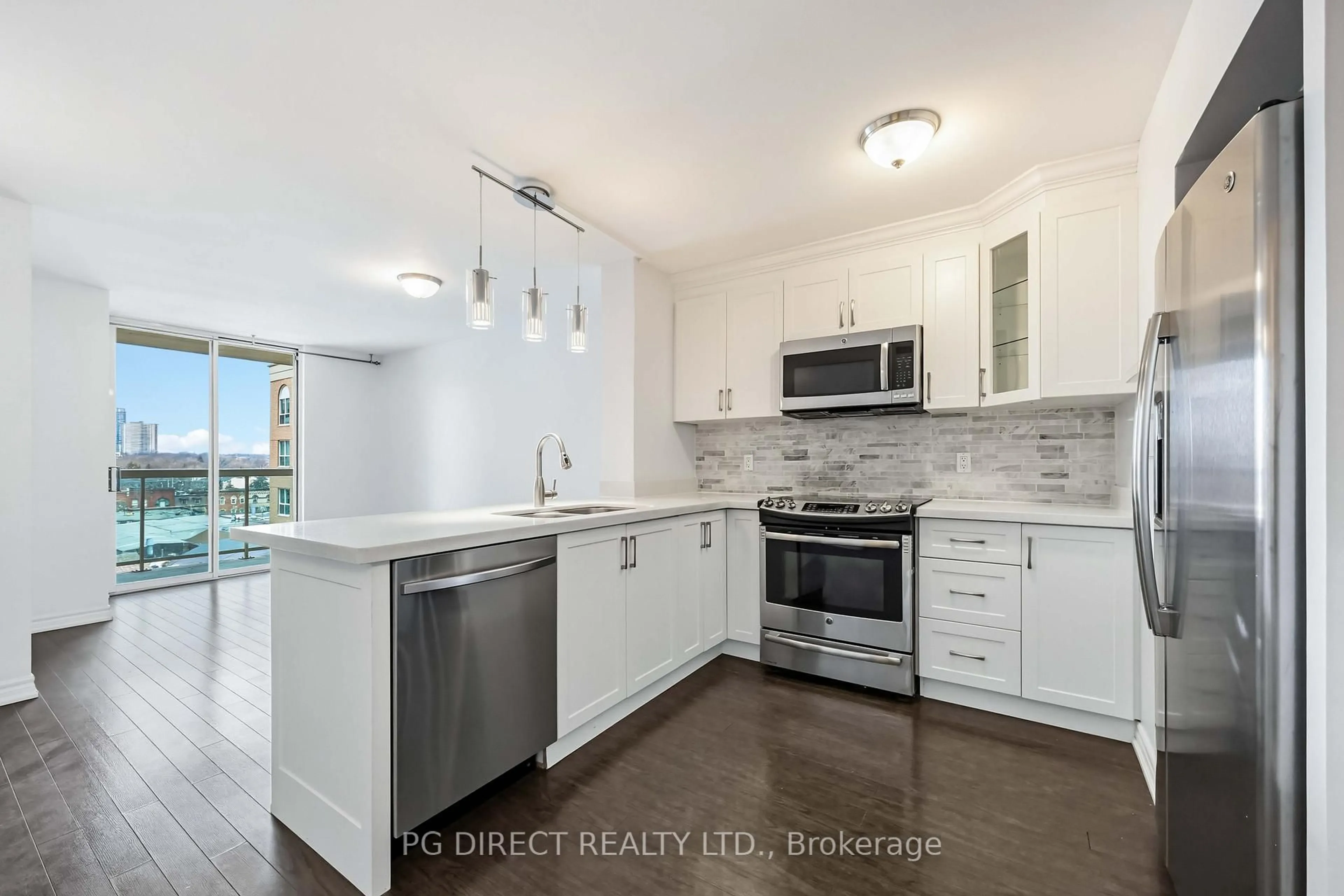 Open concept kitchen, unknown for 323 Richmond St #807, Toronto Ontario M5A 4R3