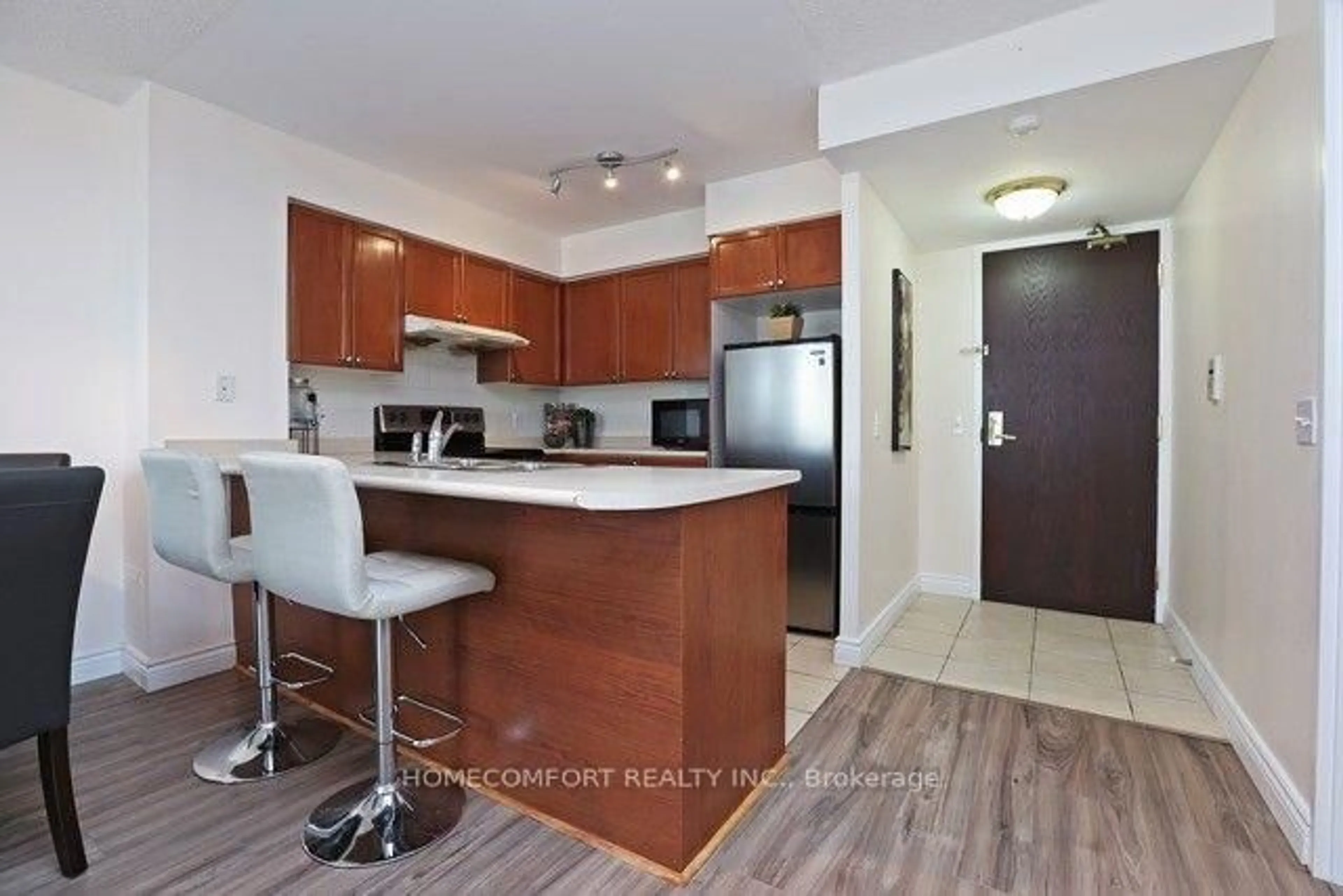 Standard kitchen, unknown for 18 Parkview Ave #312, Toronto Ontario M2N 7H7