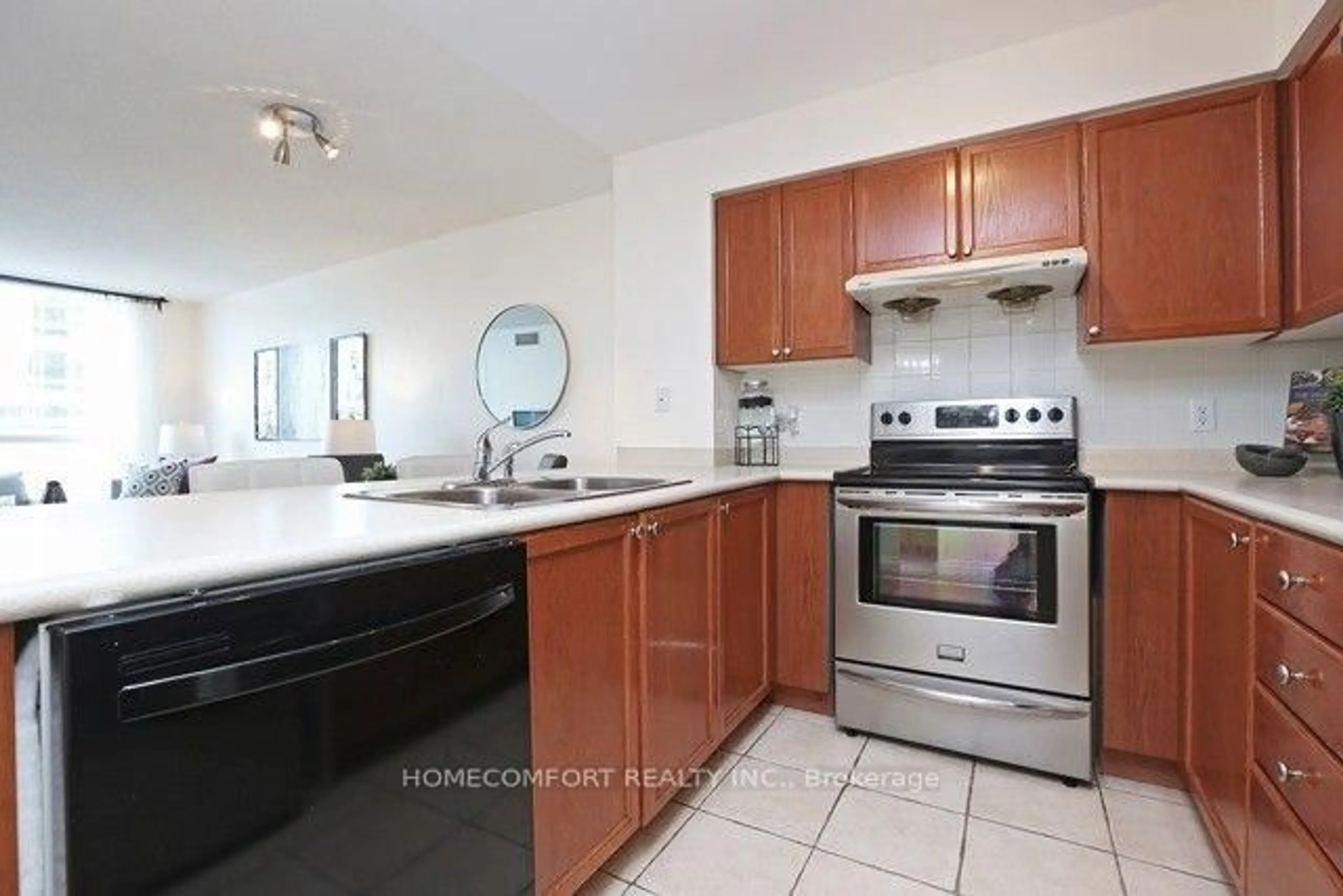 Standard kitchen, unknown for 18 Parkview Ave #312, Toronto Ontario M2N 7H7
