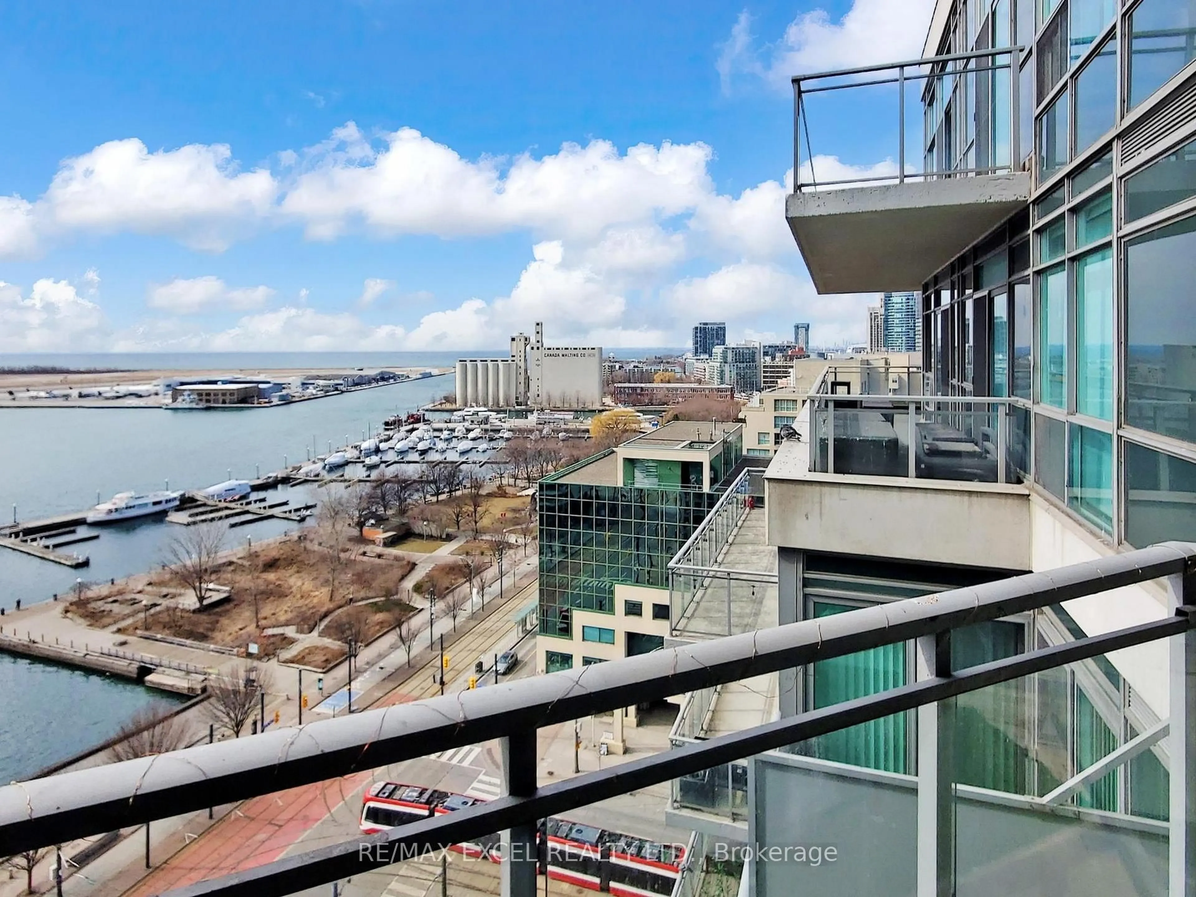 Balcony in the apartment, city buildings view from balcony for 410 Queens Quay #LPH01, Toronto Ontario M5V 3T1