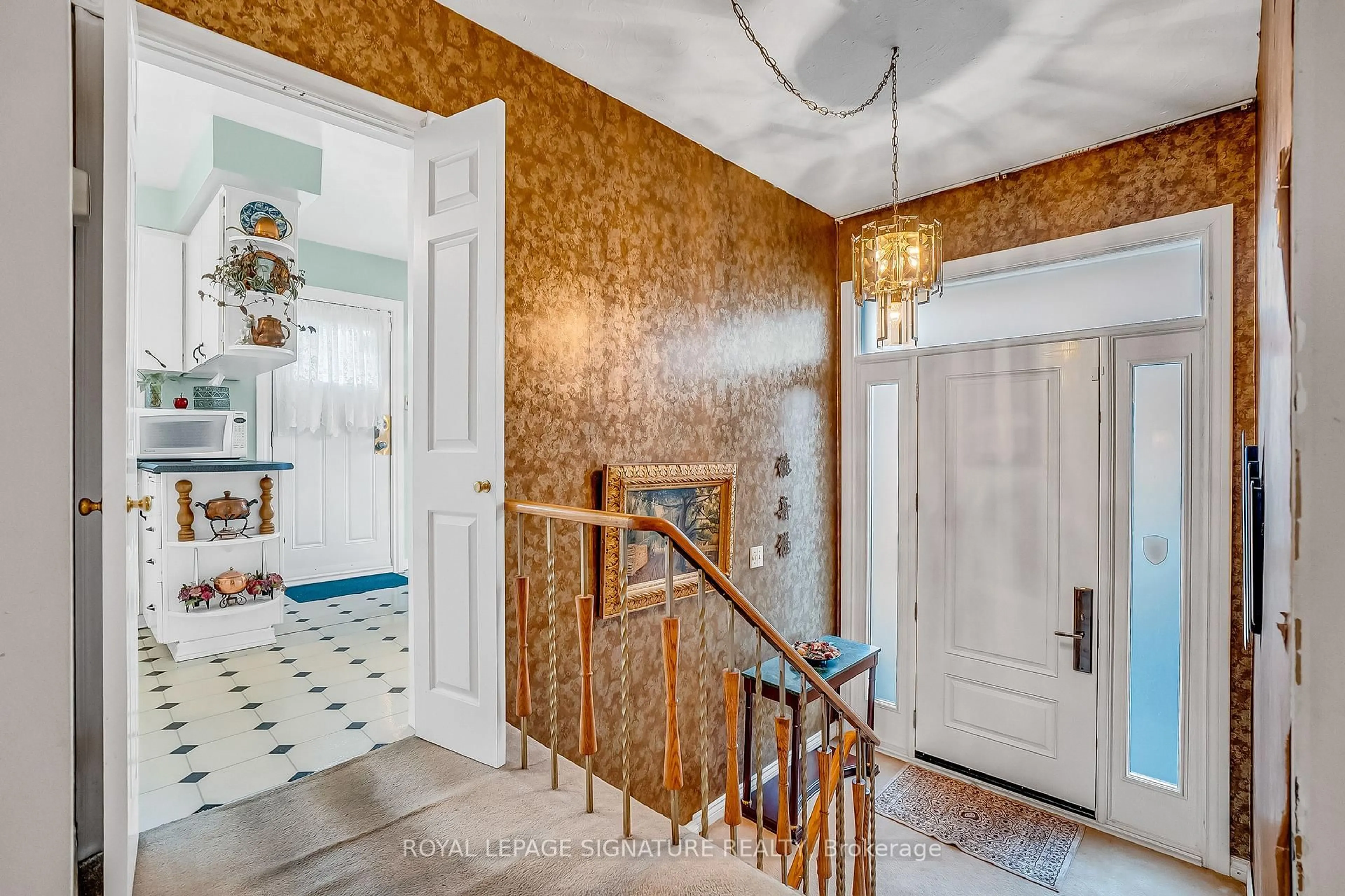 Indoor entryway for 57 Valentine Dr, Toronto Ontario M3A 3J7